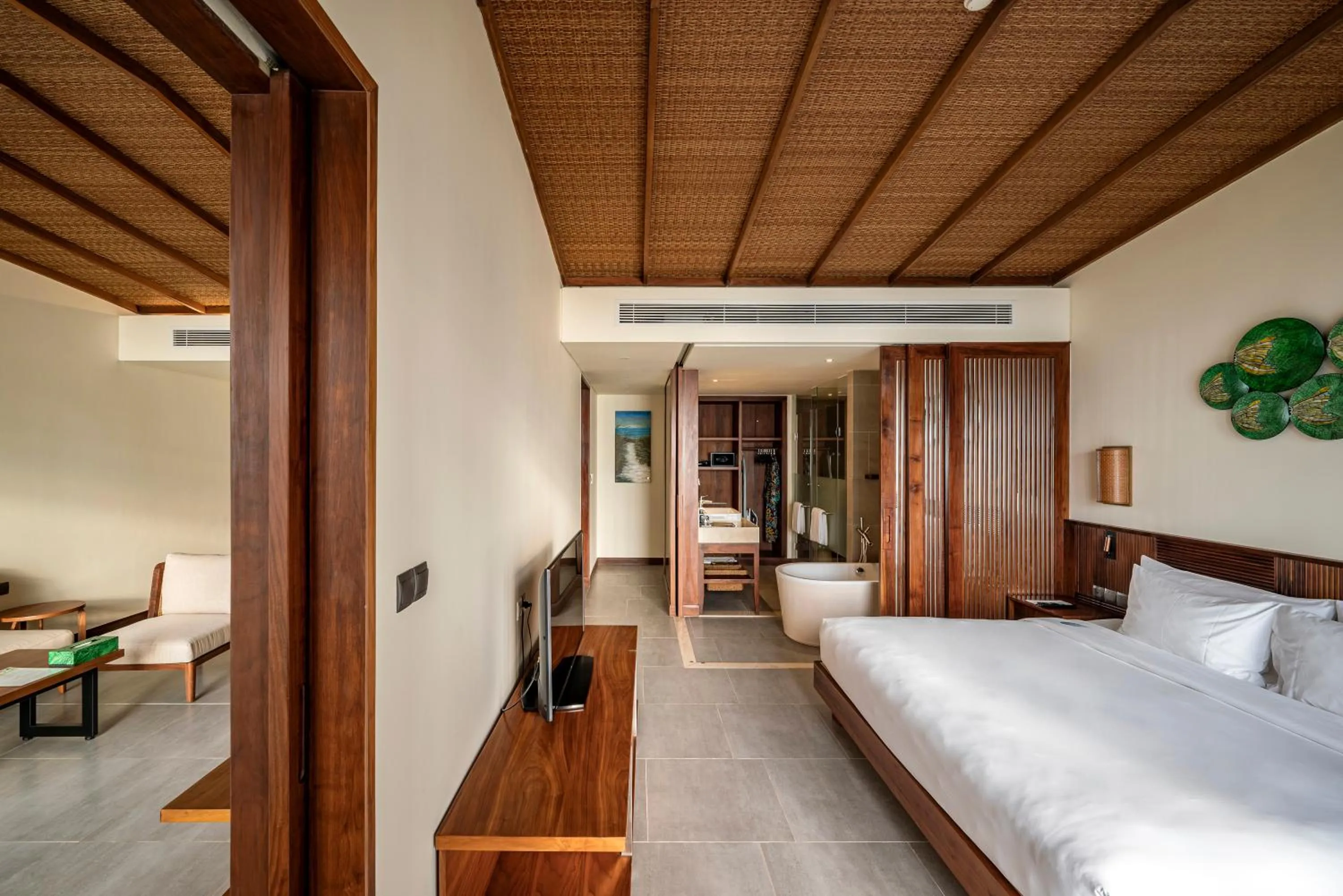 Photo of the whole room, Bed in Dusit Princess Moonrise Beach Resort