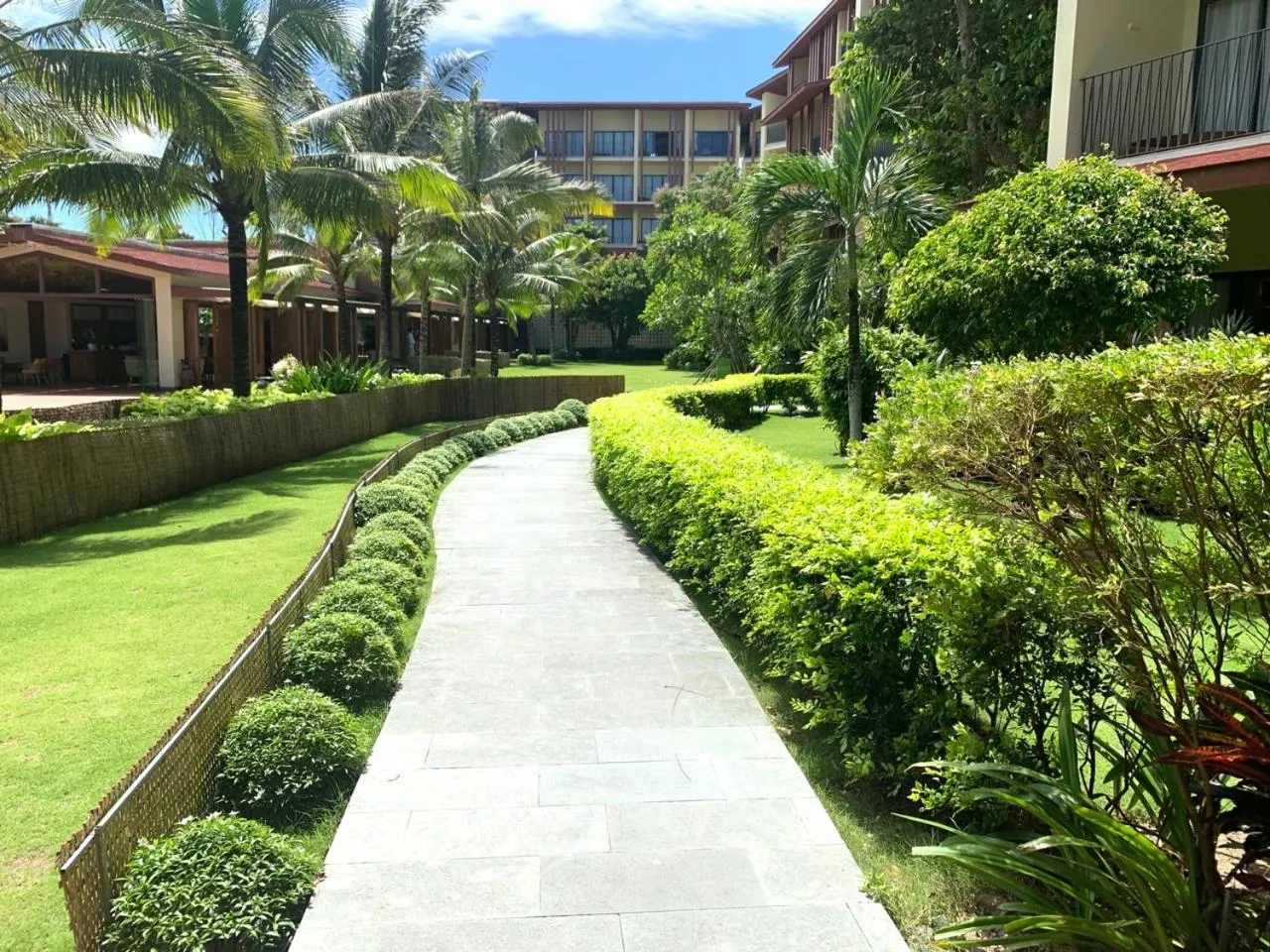Garden in Dusit Princess Moonrise Beach Resort