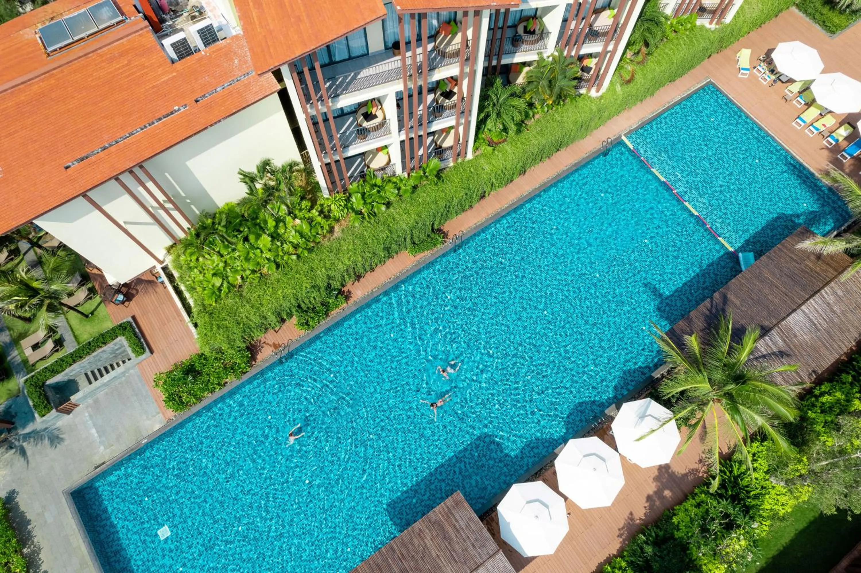 Swimming pool in Dusit Princess Moonrise Beach Resort