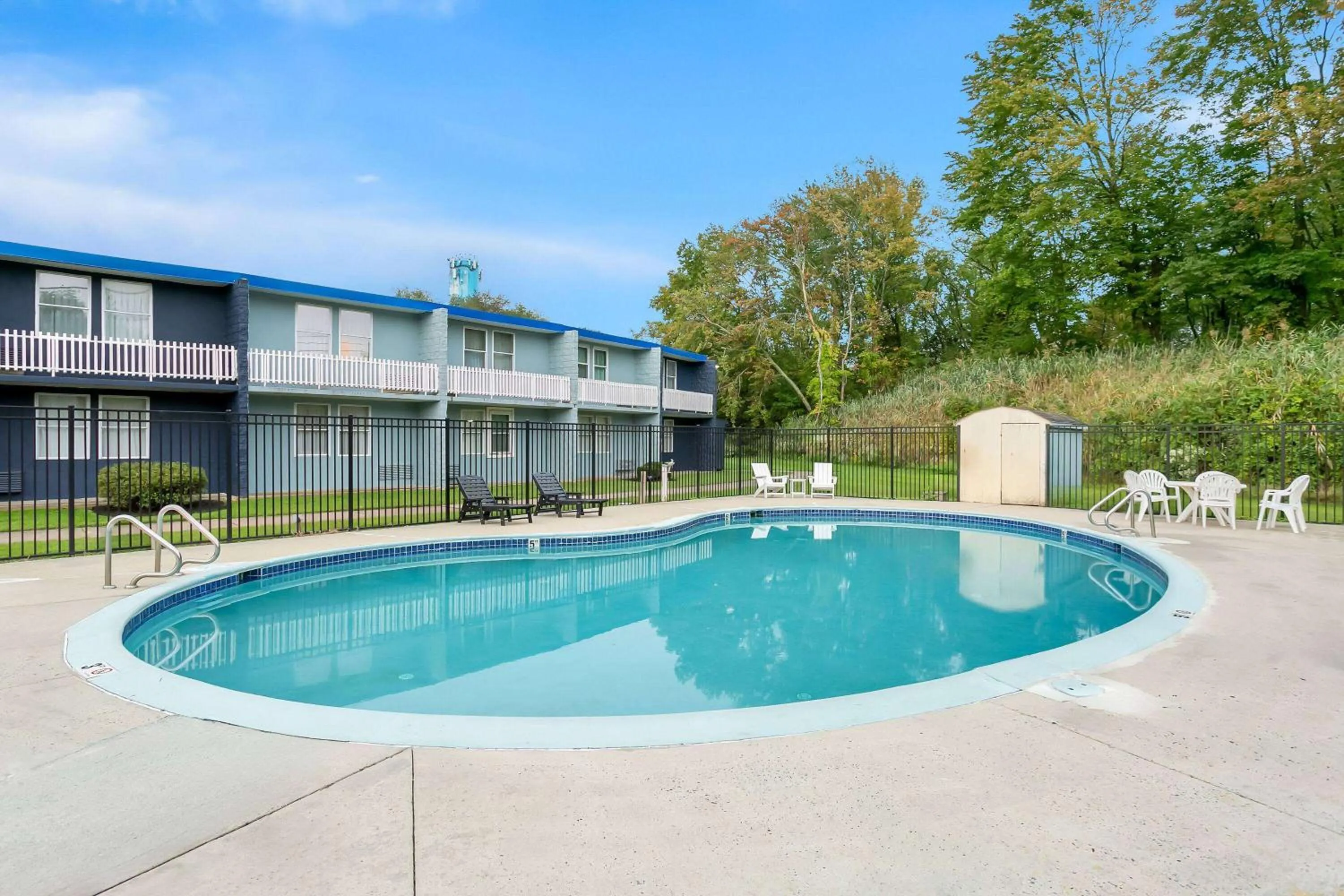 Pool view in Travelodge by Wyndham Aberdeen