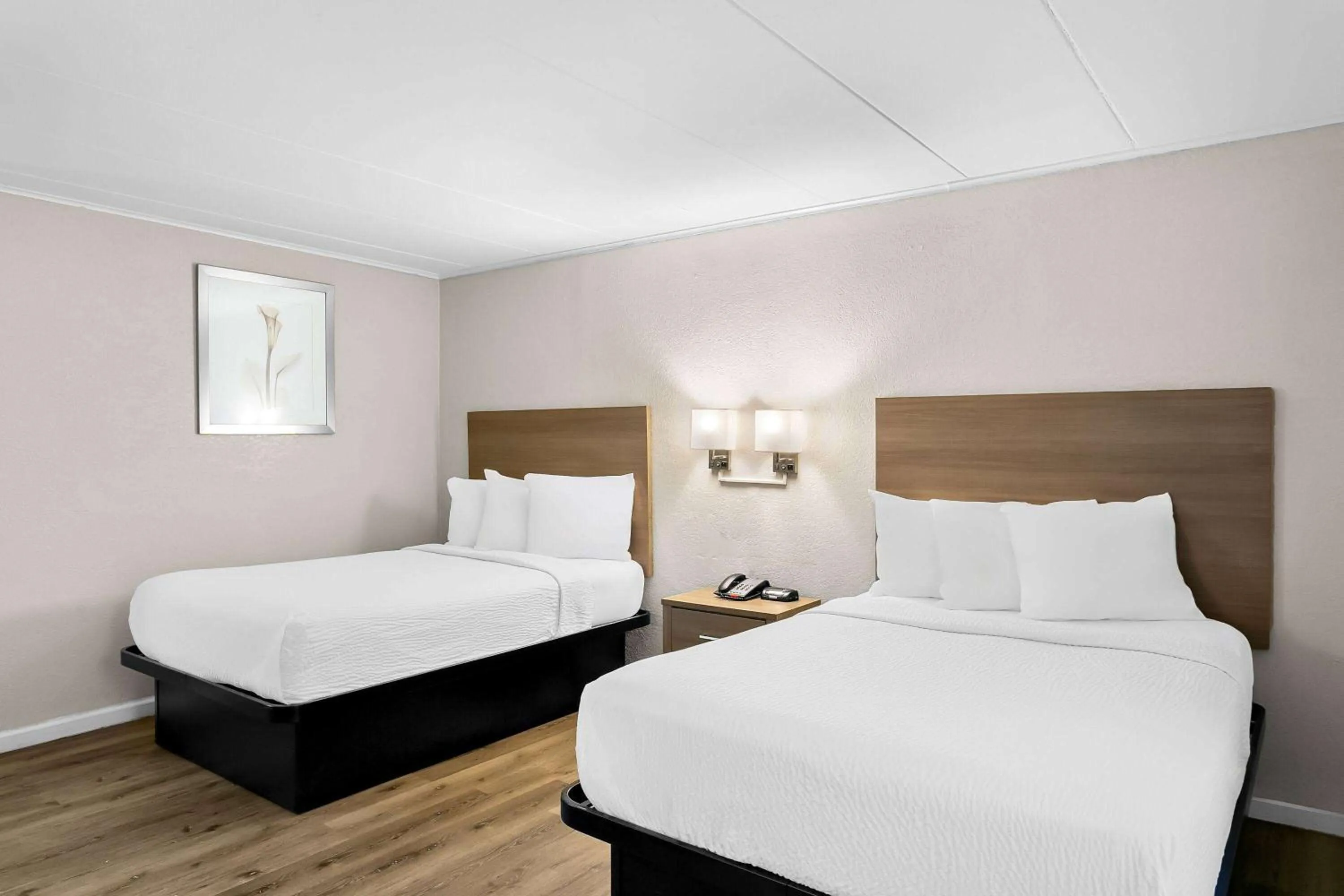 Bed in Travelodge by Wyndham Aberdeen