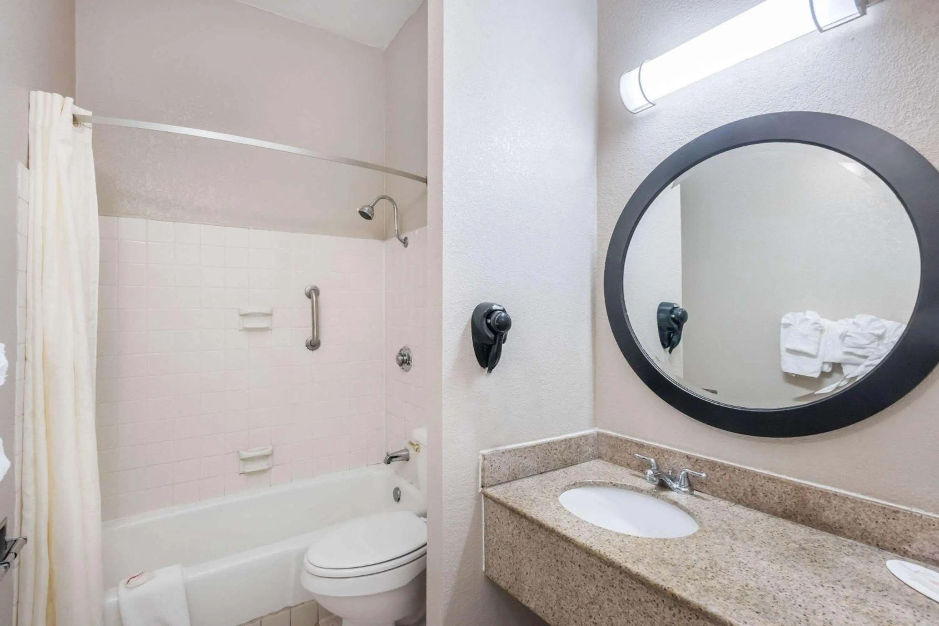 Bathroom in Travelodge by Wyndham Aberdeen