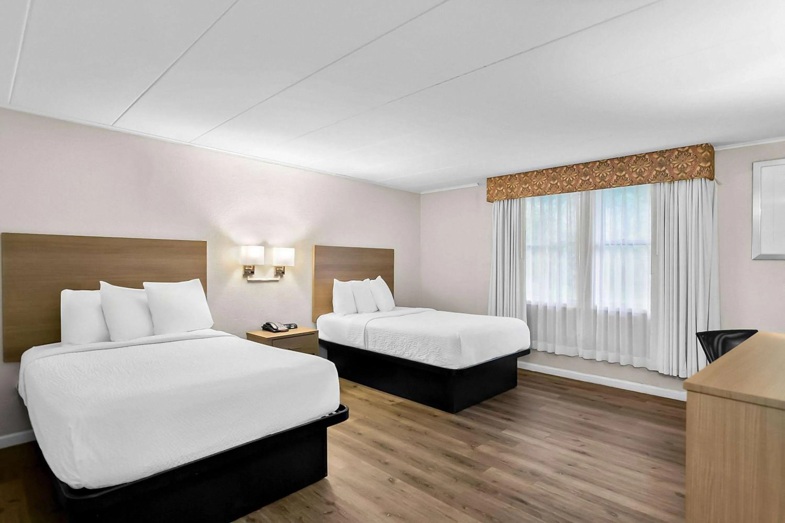 Bed in Travelodge by Wyndham Aberdeen