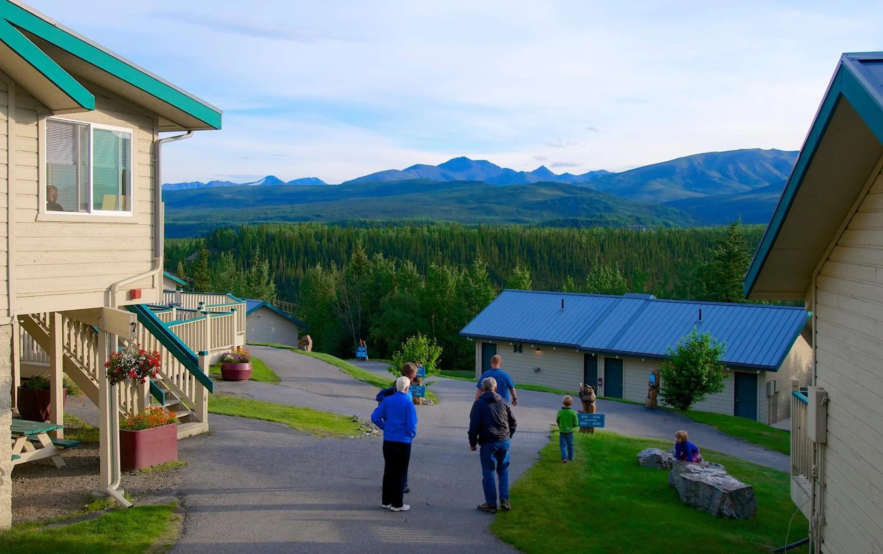 Facade/entrance in Denali Bluffs Hotel
