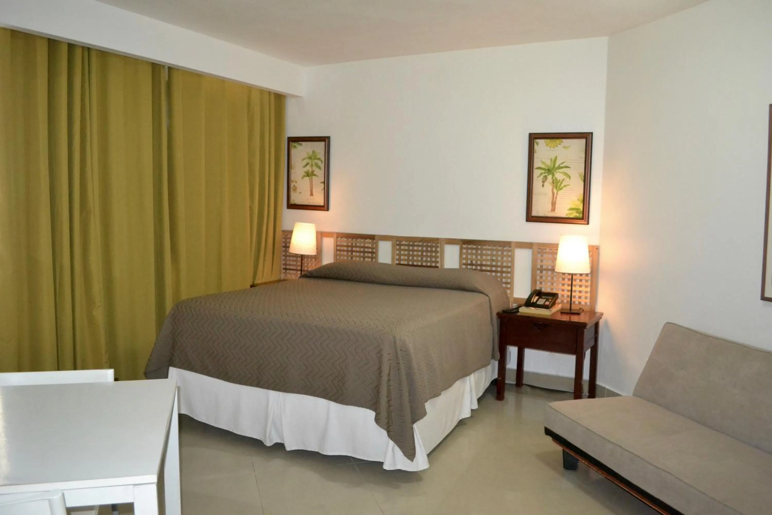 Photo of the whole room, Bed in Aparta Hotel Plaza del Sol