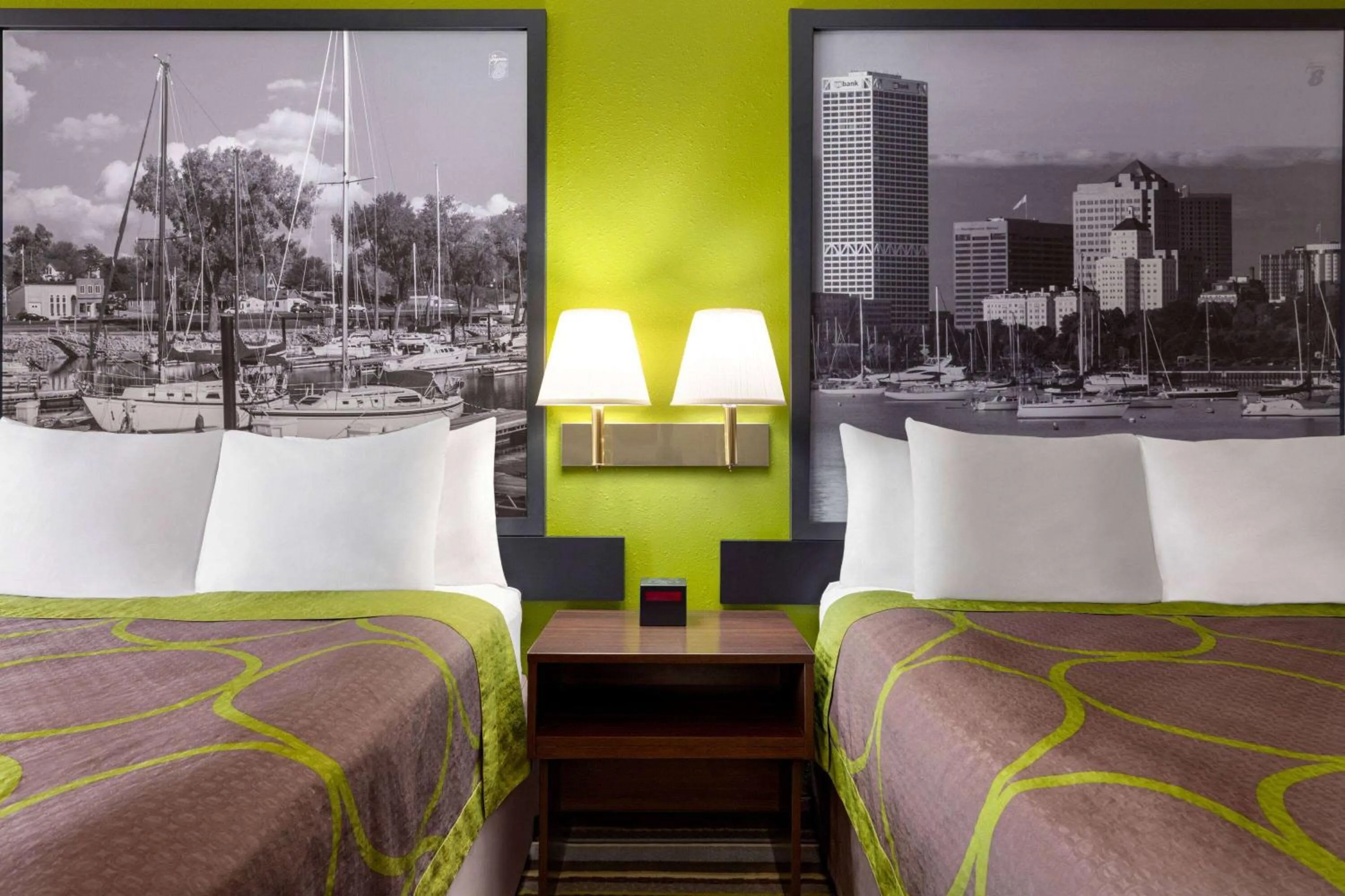 Photo of the whole room, Bed in Super 8 by Wyndham Germantown/Milwaukee