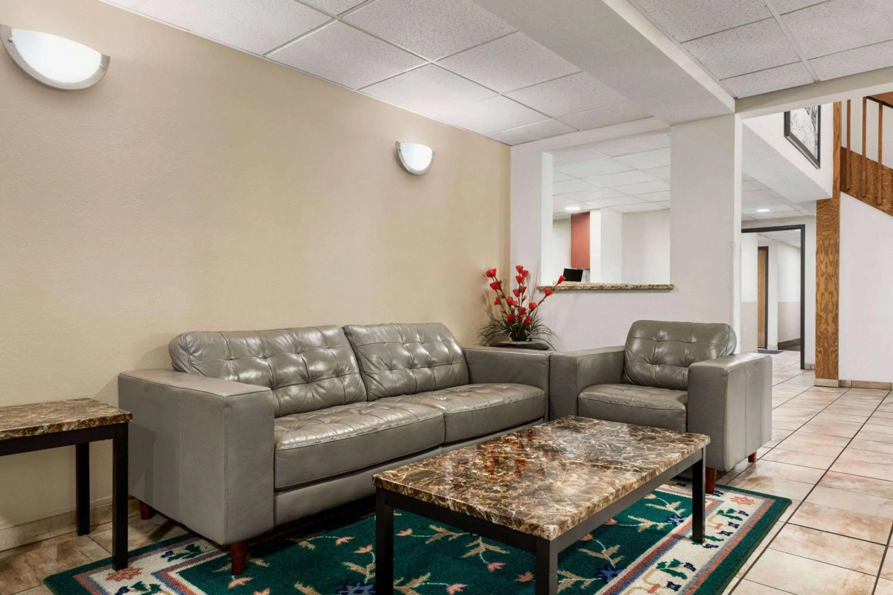 Lobby or reception in Super 8 by Wyndham Germantown/Milwaukee