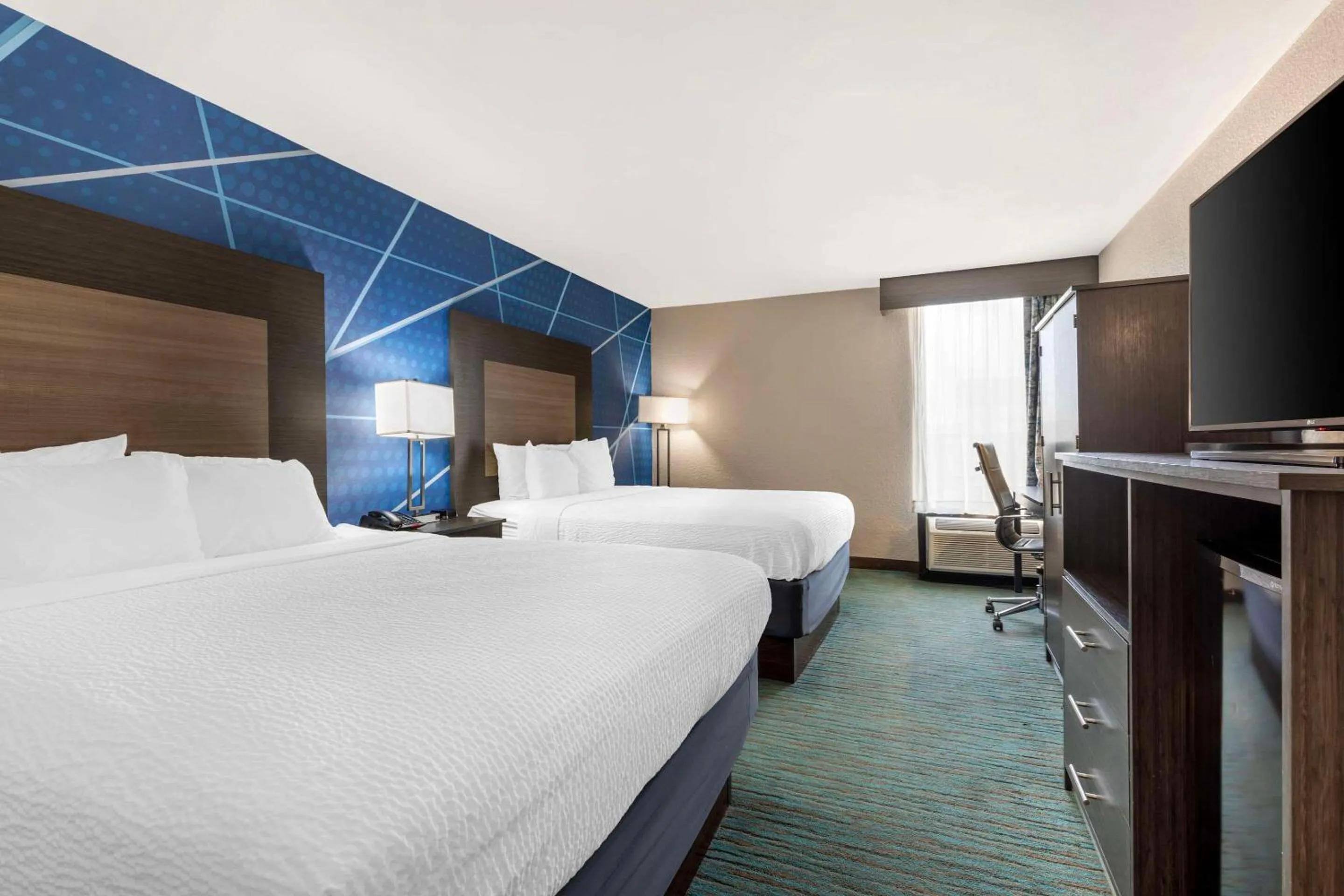 Bedroom, Bed in Comfort Inn Dallas North Love Field Airport