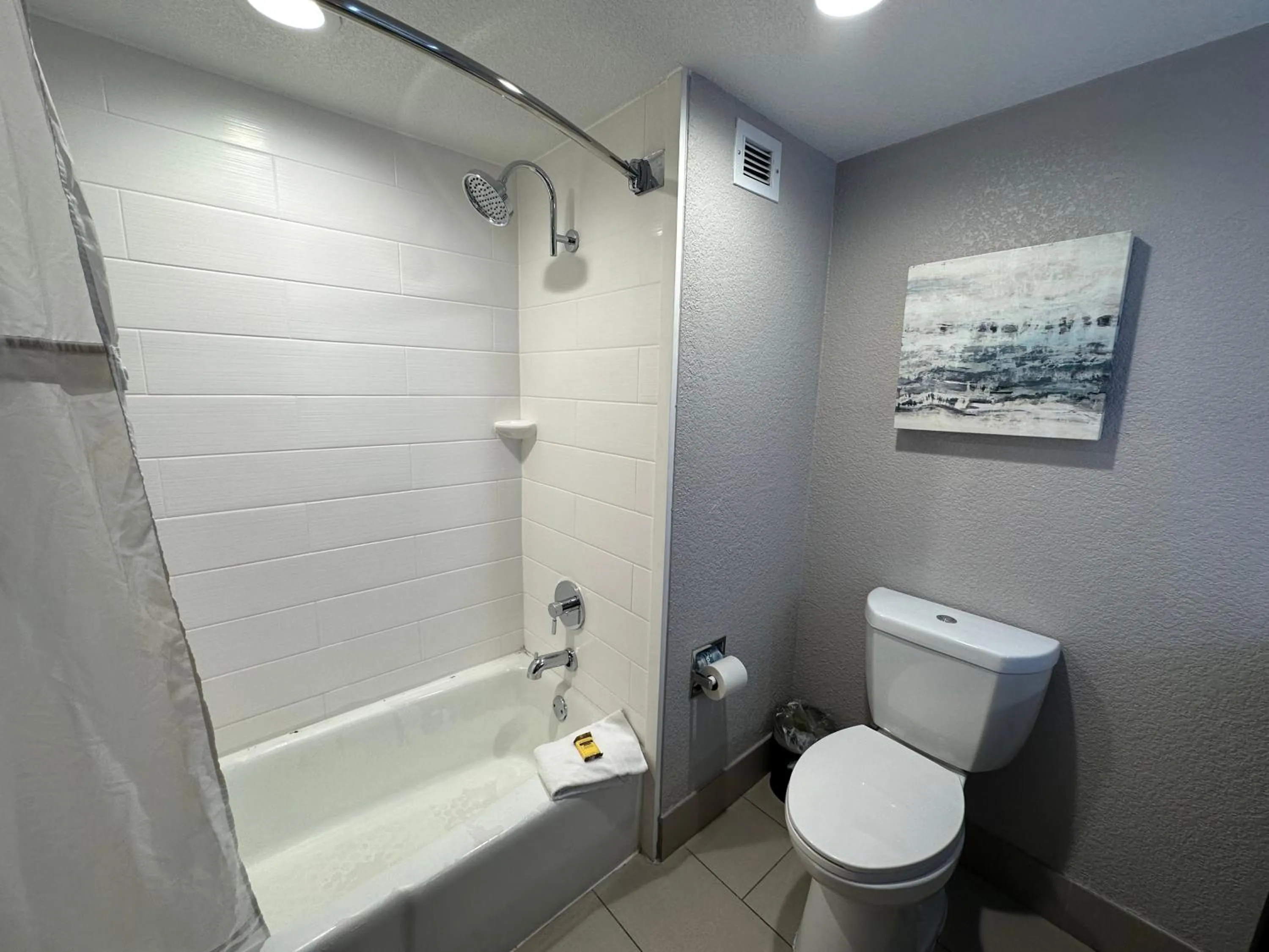 Bathroom in Comfort Inn Dallas North Love Field Airport