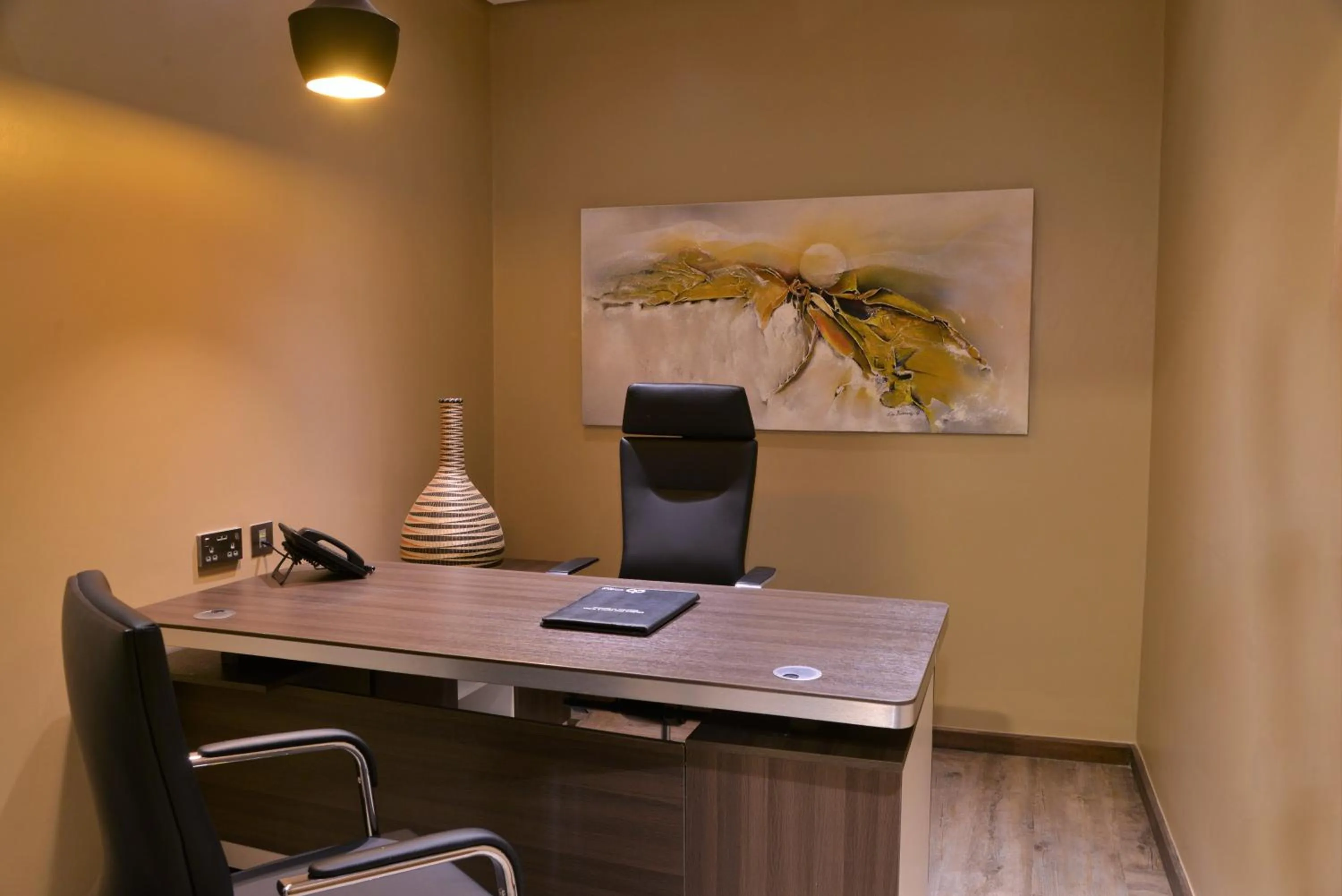 Business facilities in EPIC Hotel & Suites