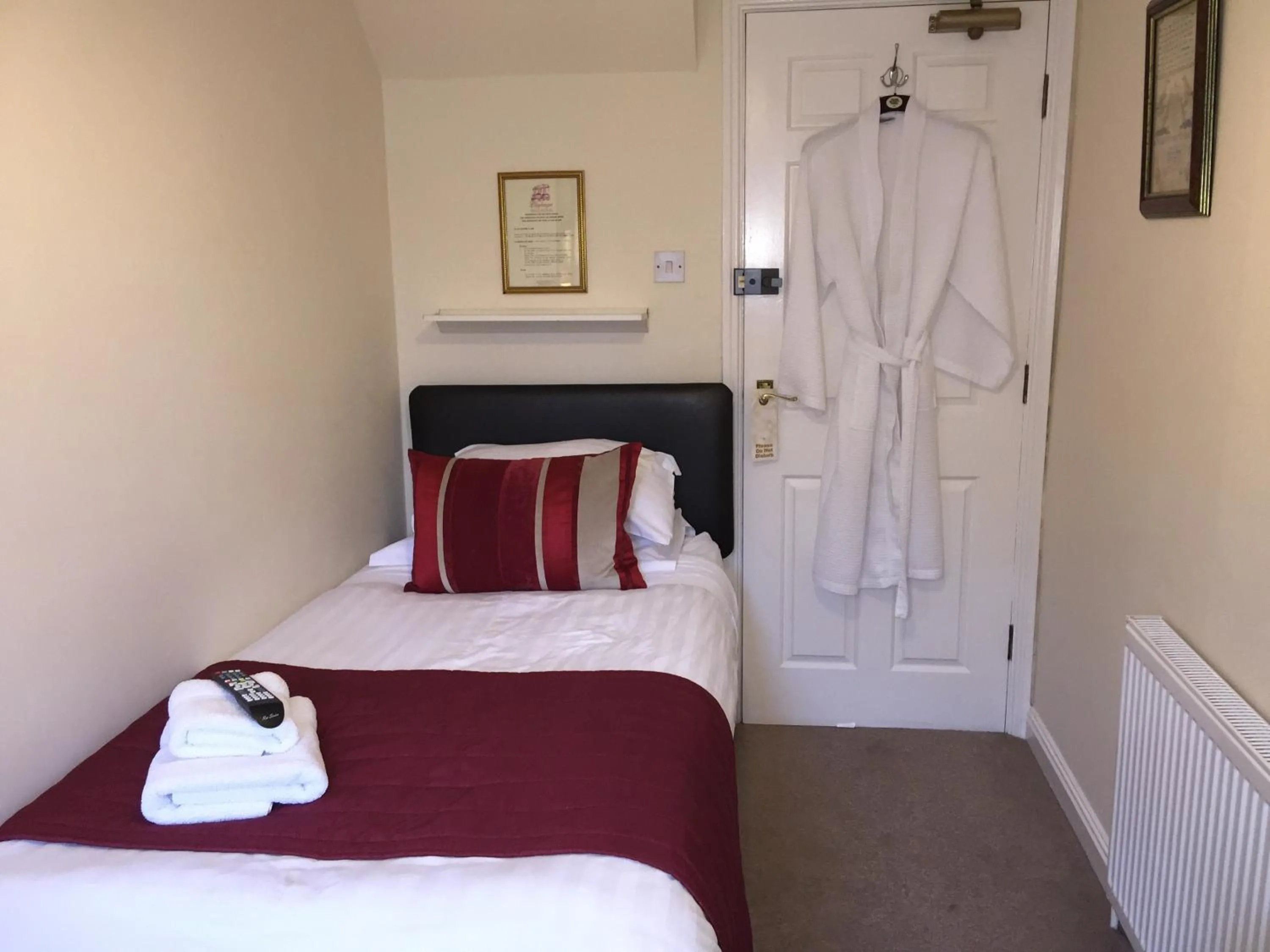 Bed in Clayhanger Guest House