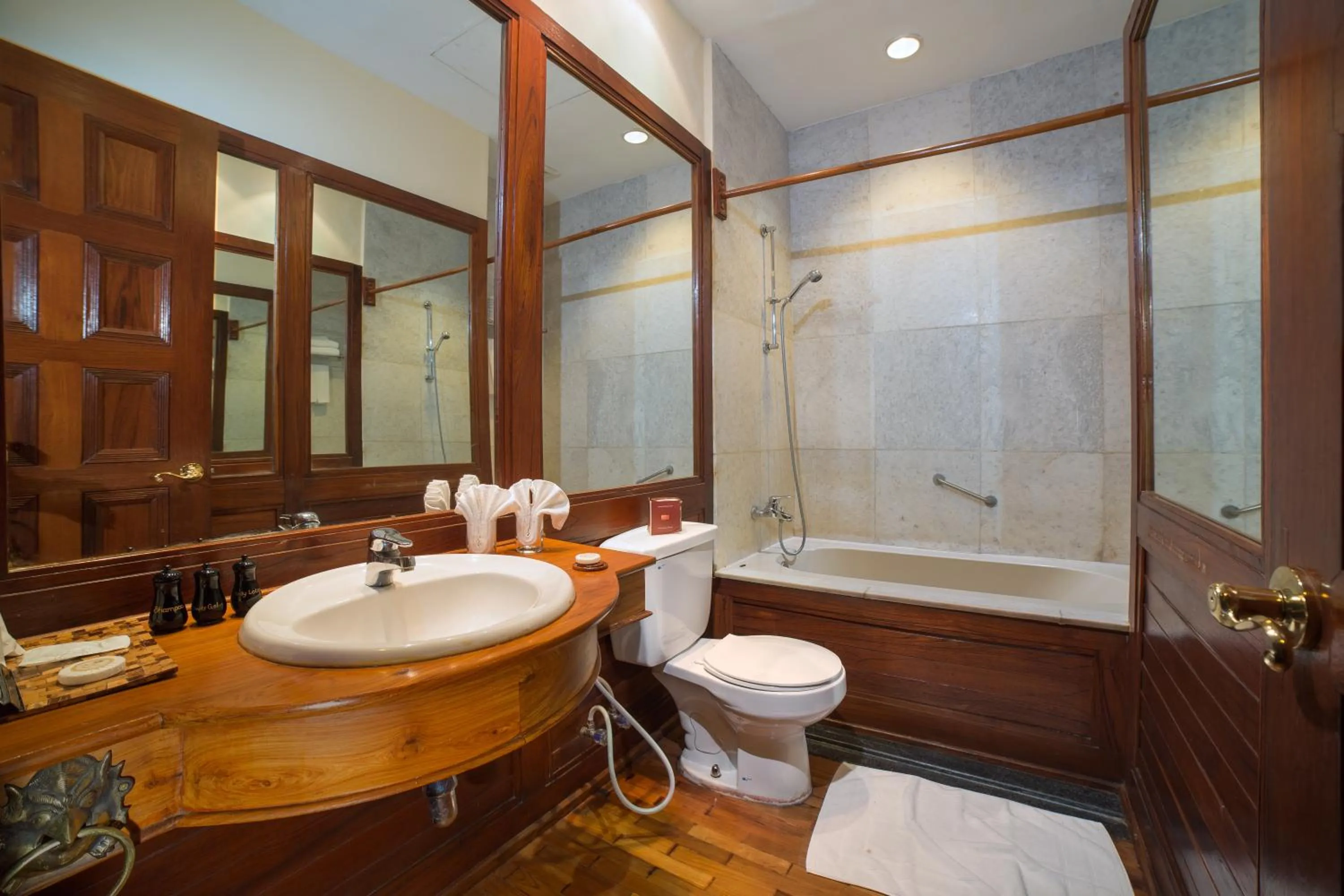 Bathroom in The Hotel @ Tharabar Gate