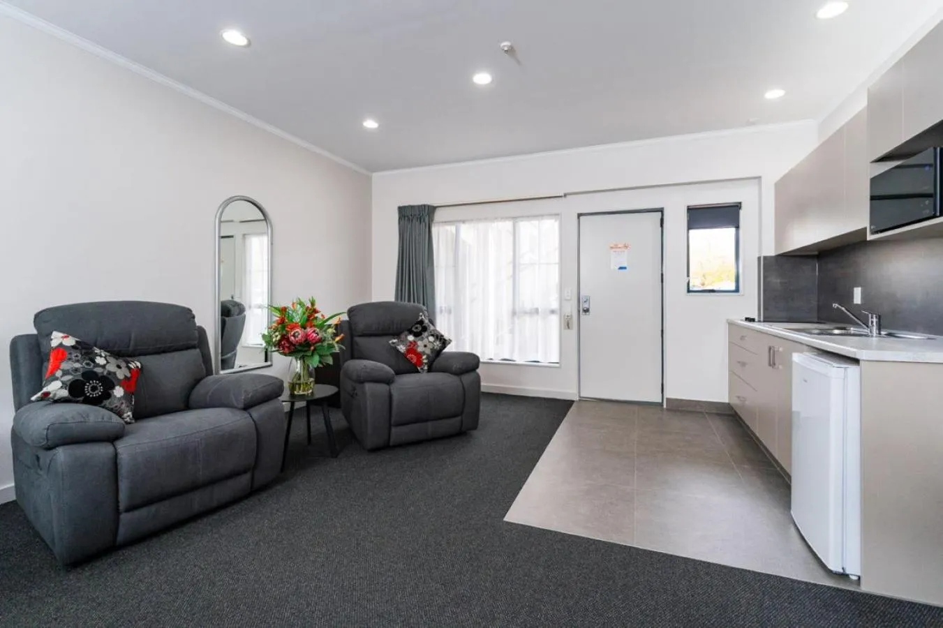 Kitchen or kitchenette in Aubyn Court Spa Motel