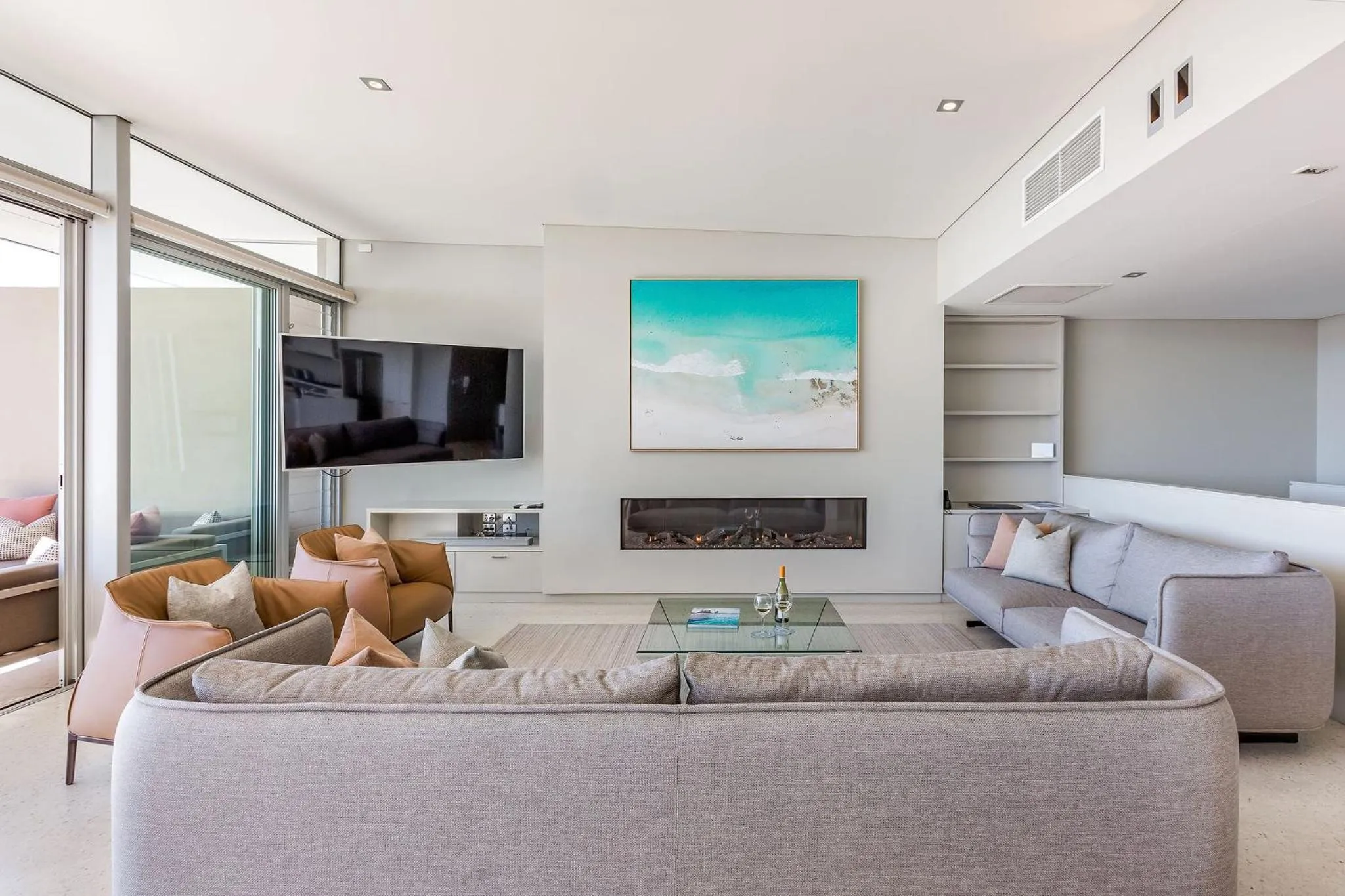 TV and multimedia, Bed in Smiths Beach Resort