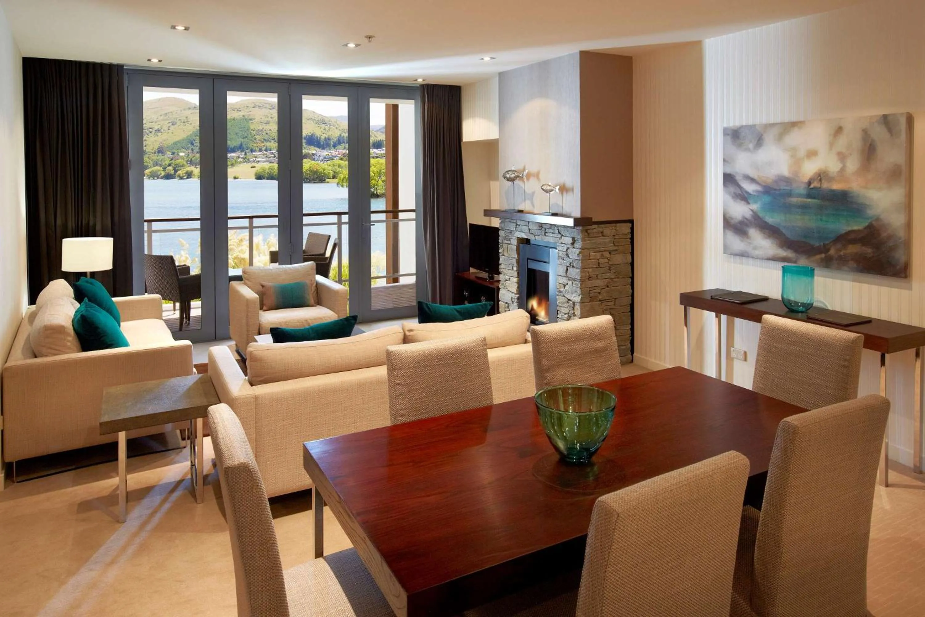 Living room in Hilton Queenstown Resort & Spa
