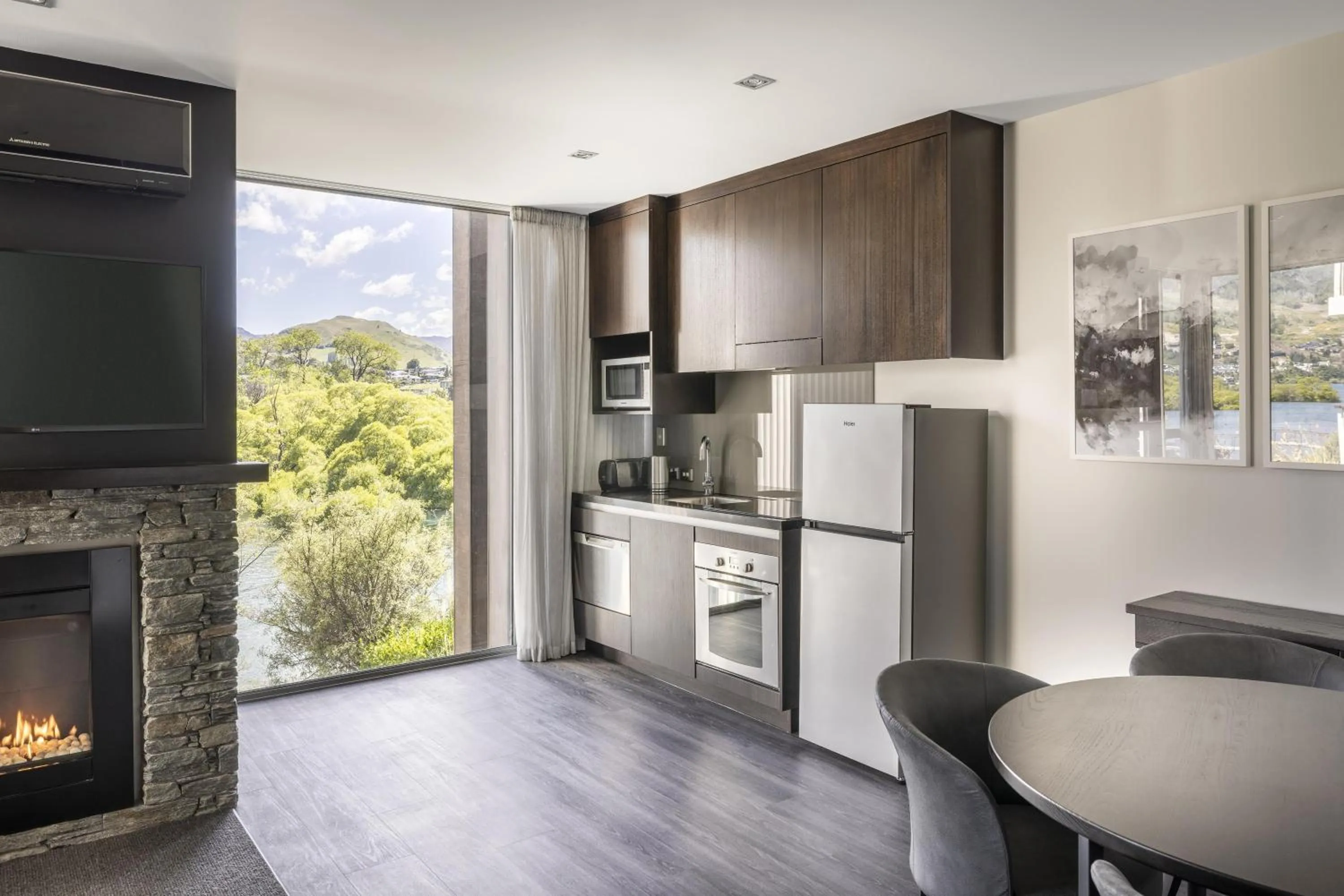 Living room in Hilton Queenstown Resort & Spa