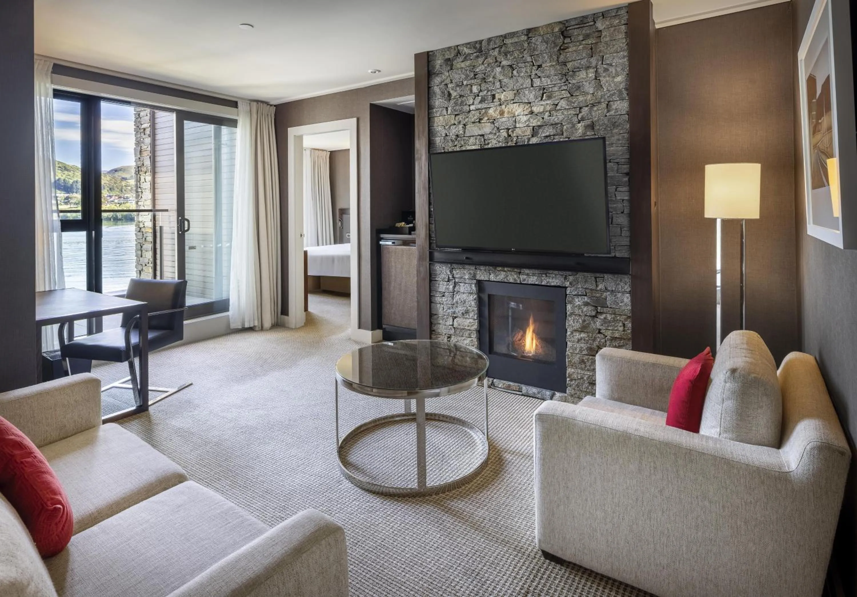 Living room in Hilton Queenstown Resort & Spa