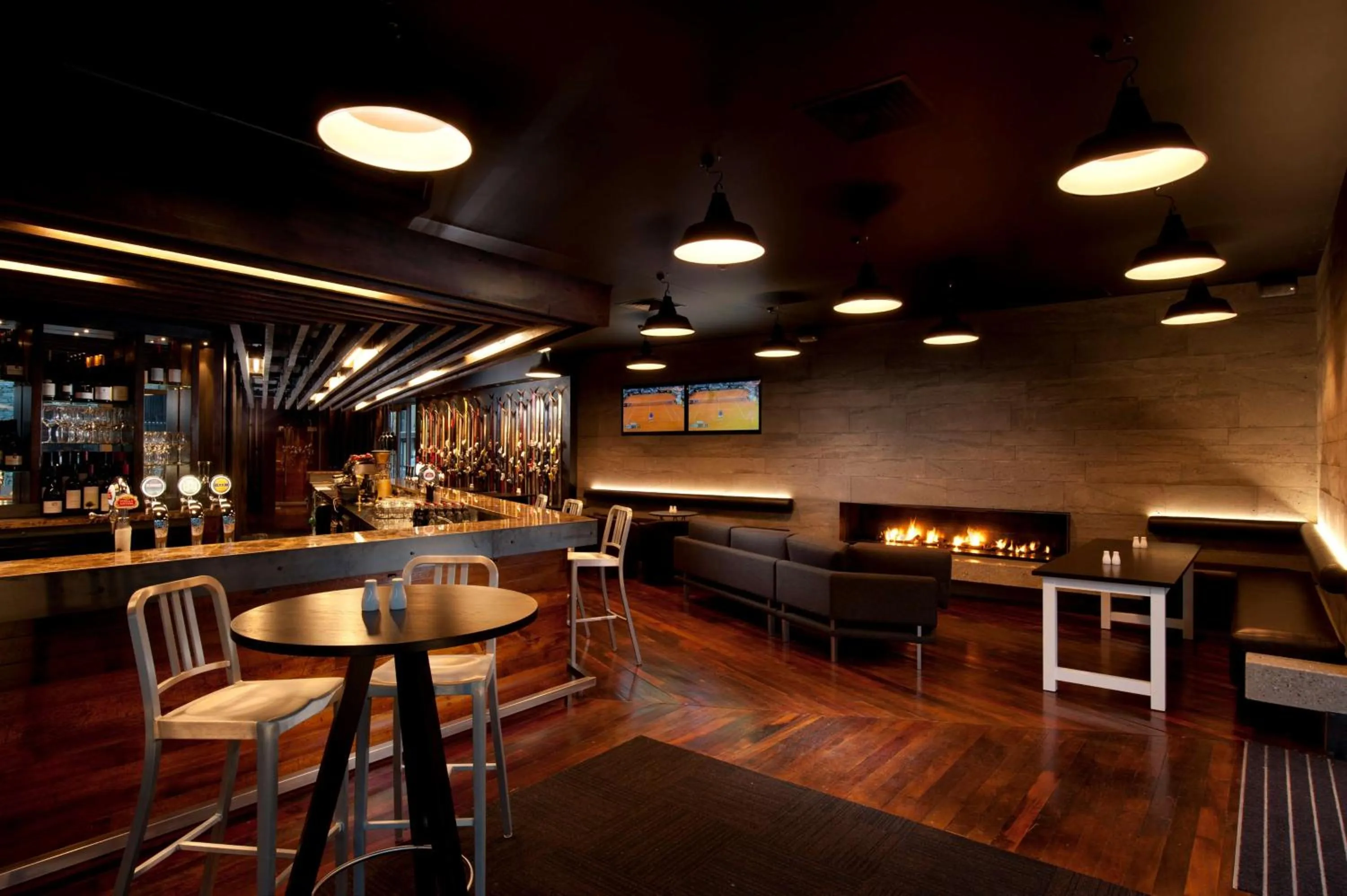 Lounge or bar in Hilton Queenstown Resort & Spa
