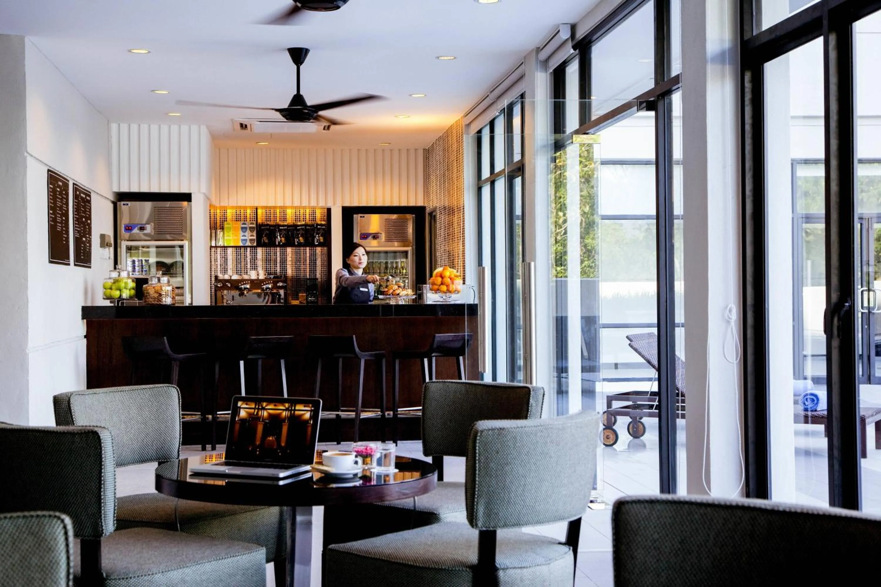 Lounge or bar in AC Hotel by Marriott Kuantan
