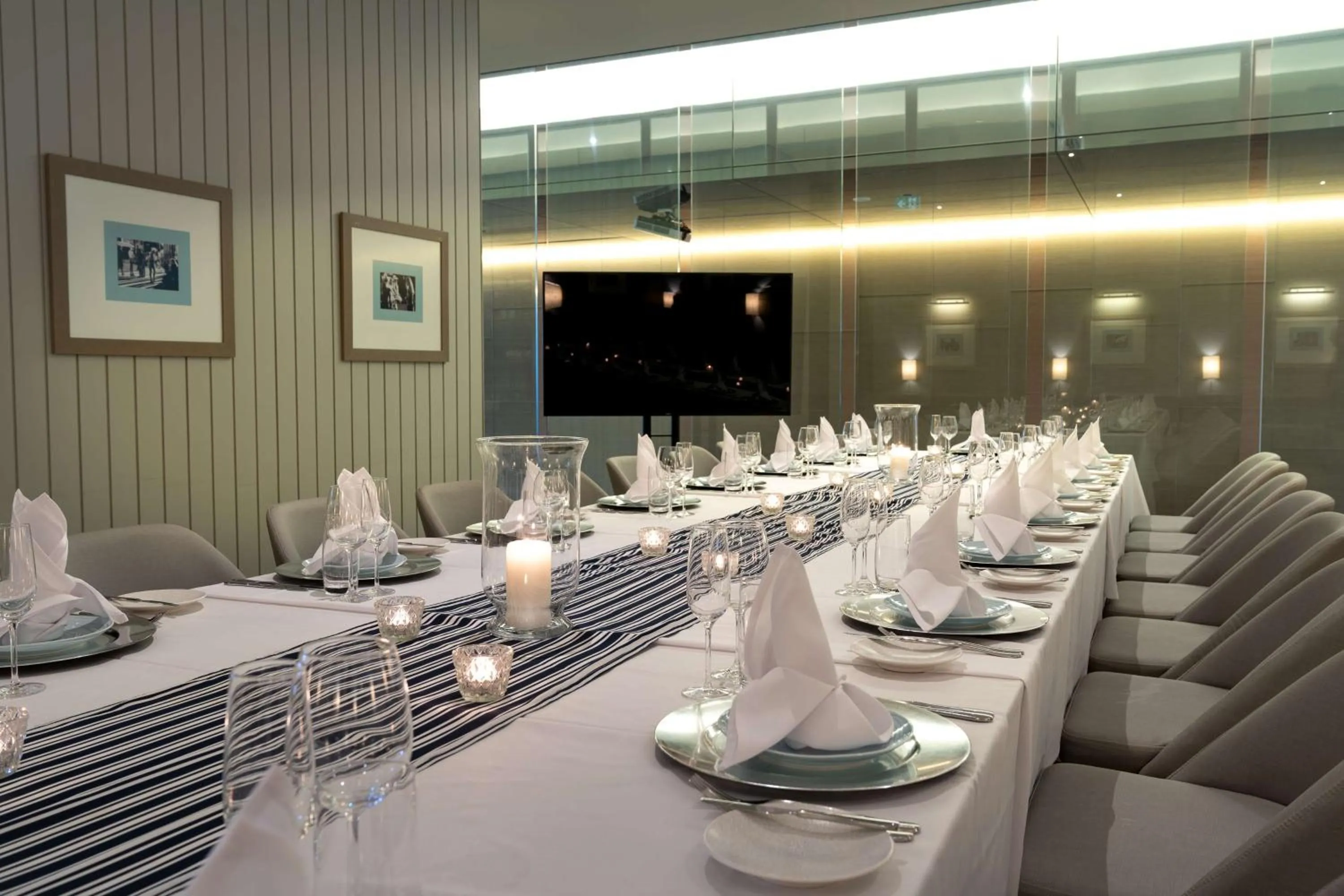 Restaurant/places to eat in Hilton Surfers Paradise Hotel & Residences