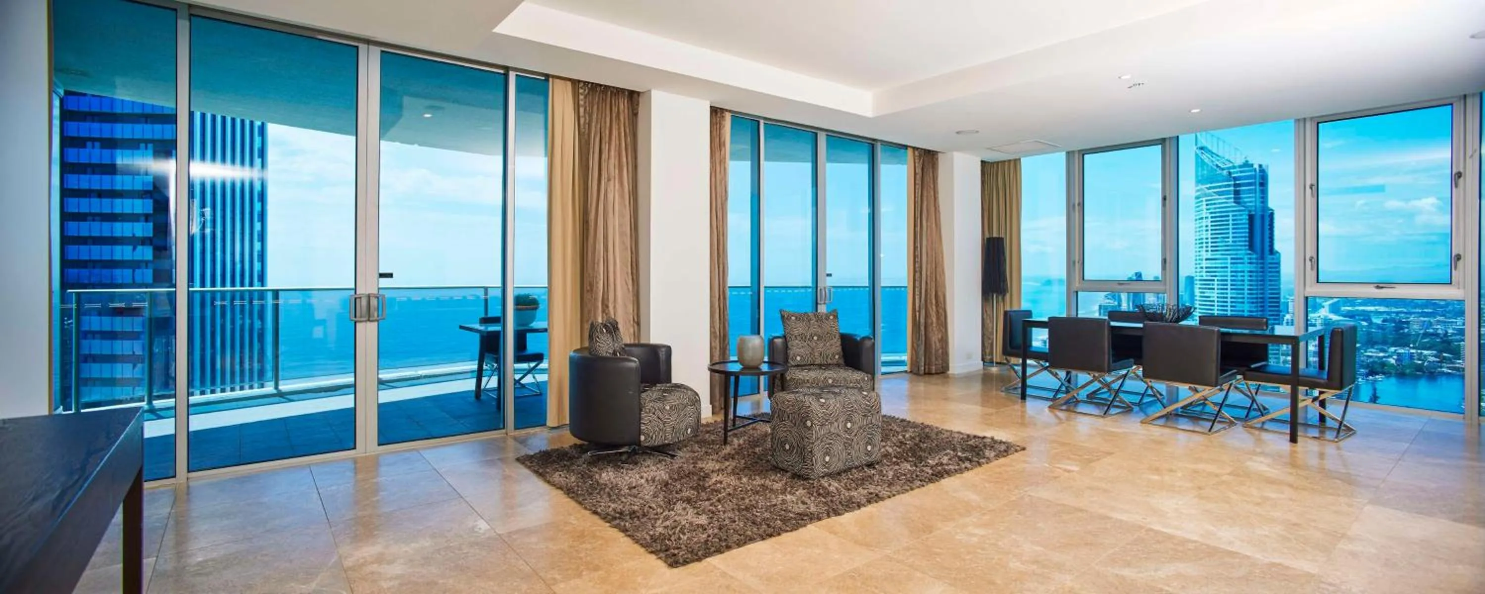 Living room in Hilton Surfers Paradise Hotel & Residences