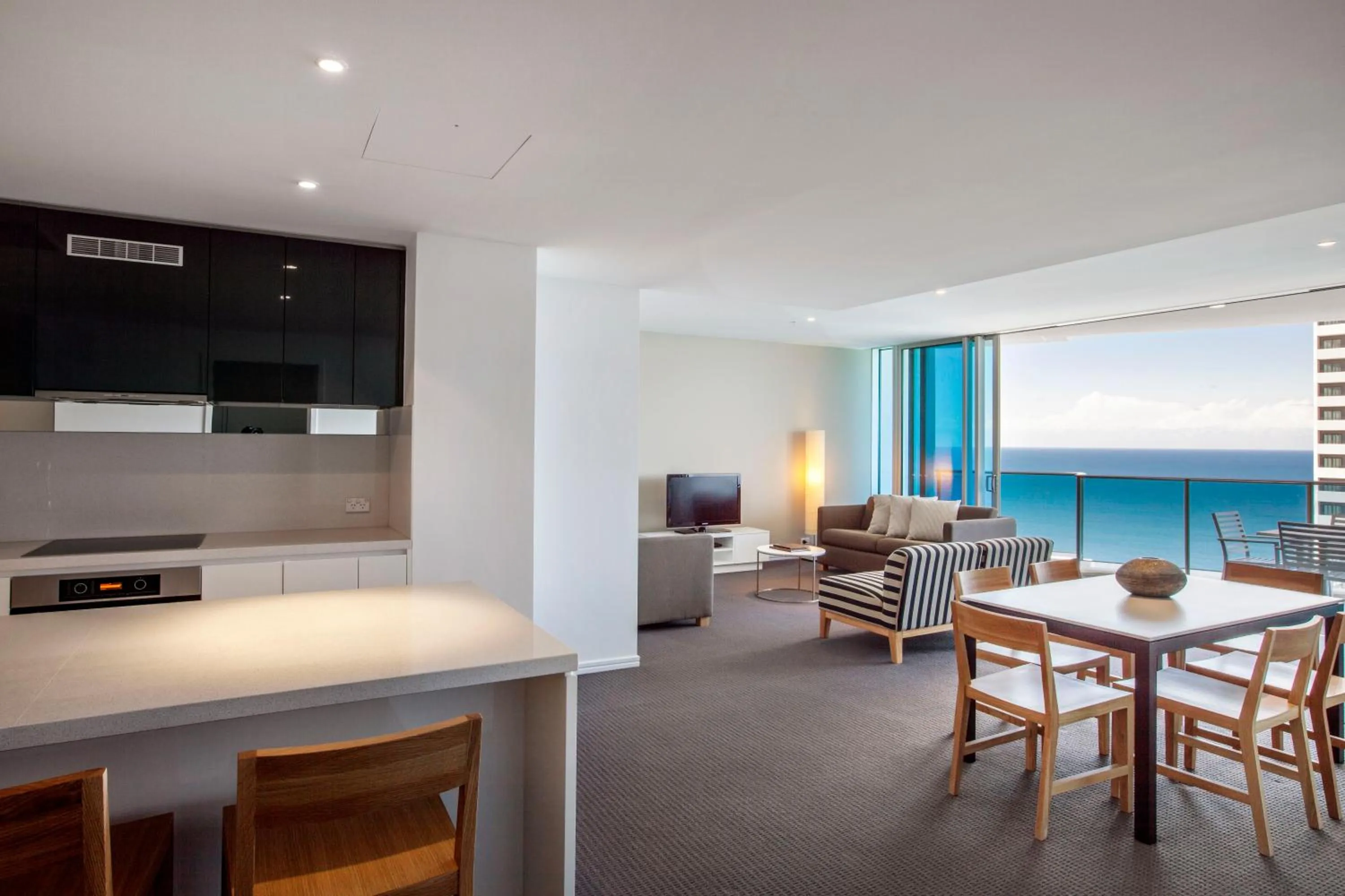 Dining area in Hilton Surfers Paradise Hotel & Residences