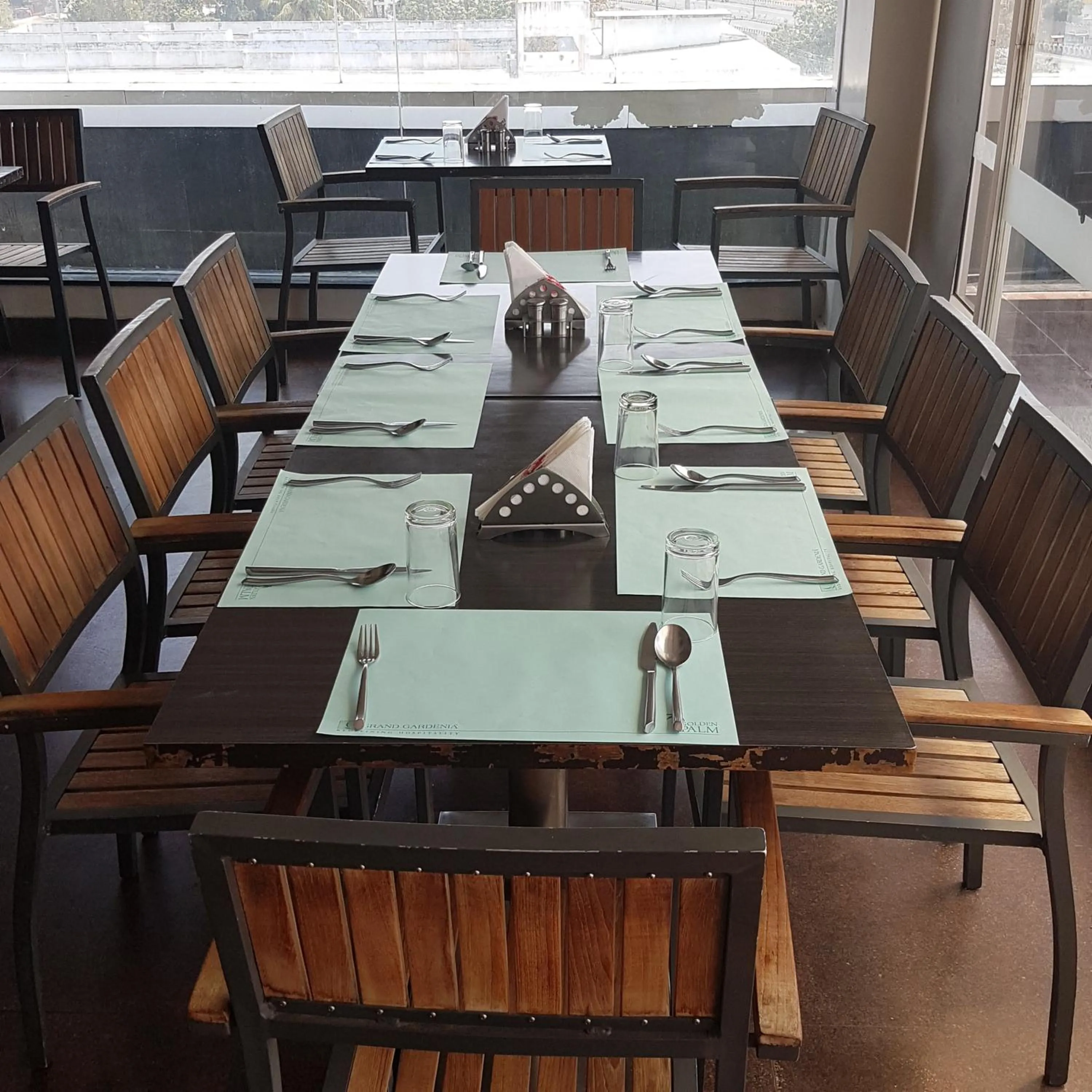 Restaurant/places to eat in Grand Gardenia