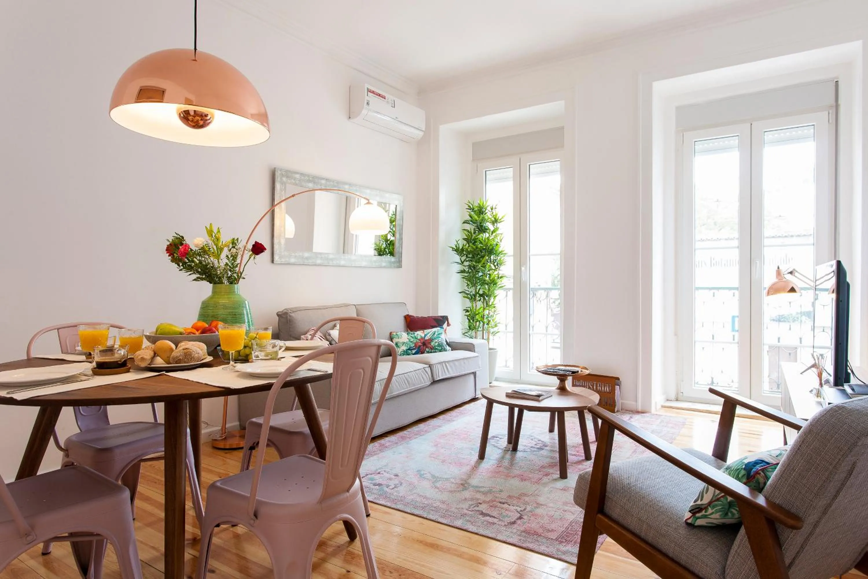 2 suites stylish flat at bairro alto-principe real