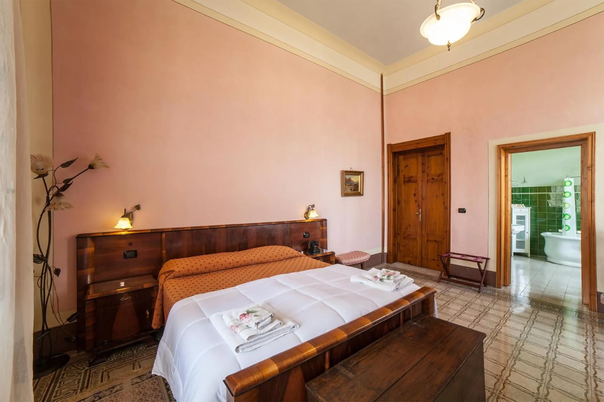 Bed in Villa Moorings