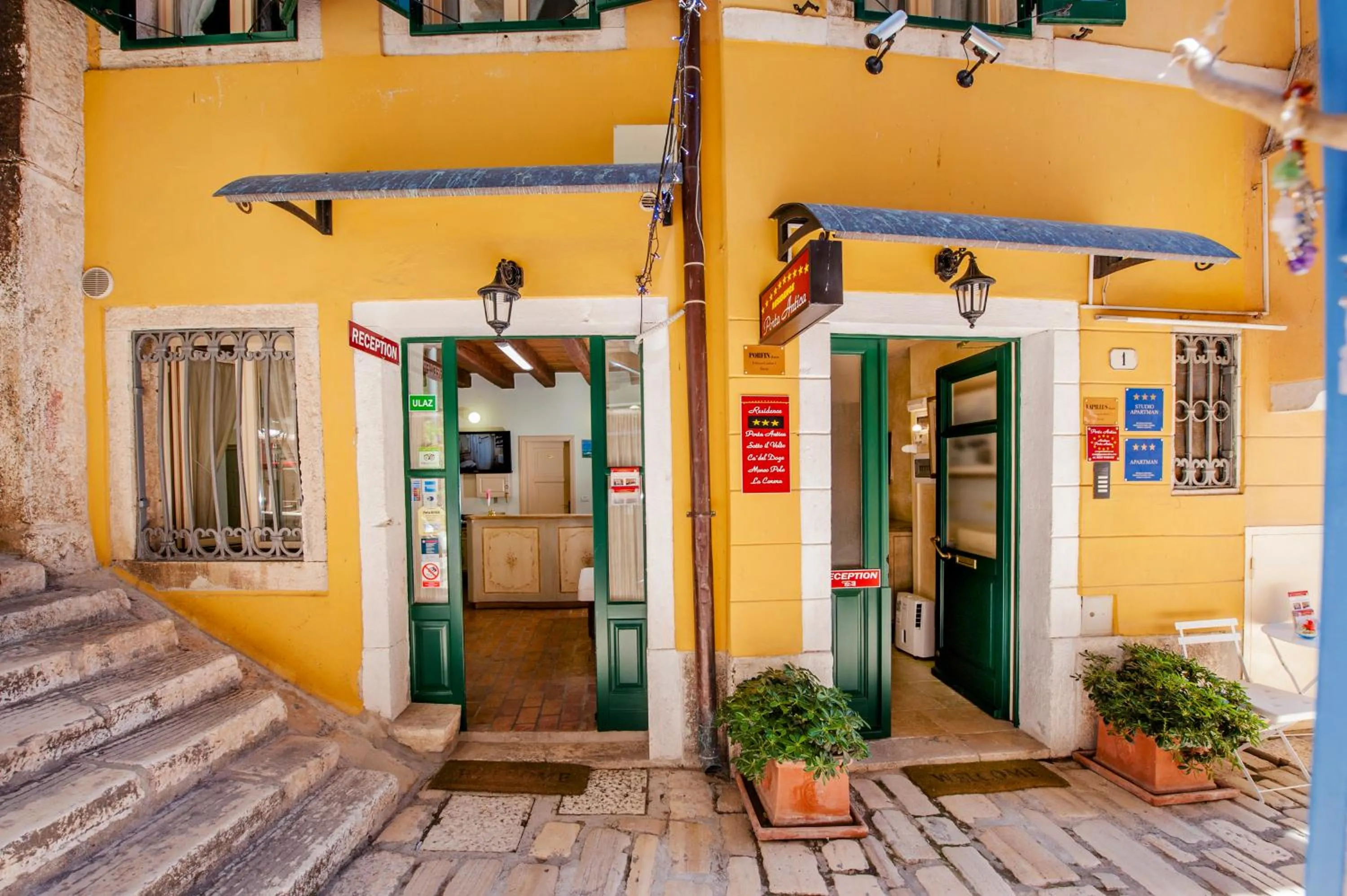 Lobby or reception in Residence PORTA ANTICA Centro Storico