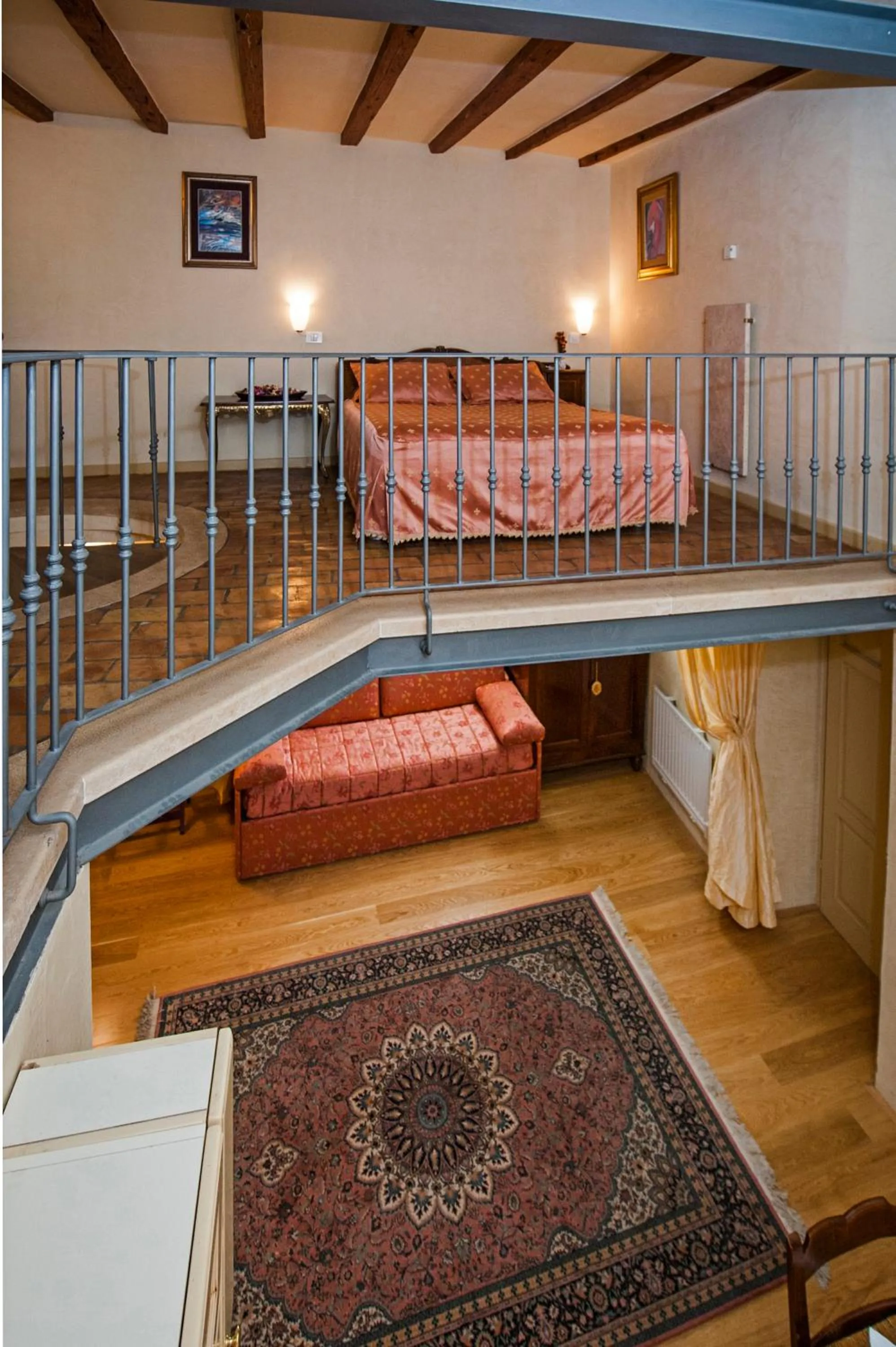 Photo of the whole room, Bed in Residence PORTA ANTICA Centro Storico