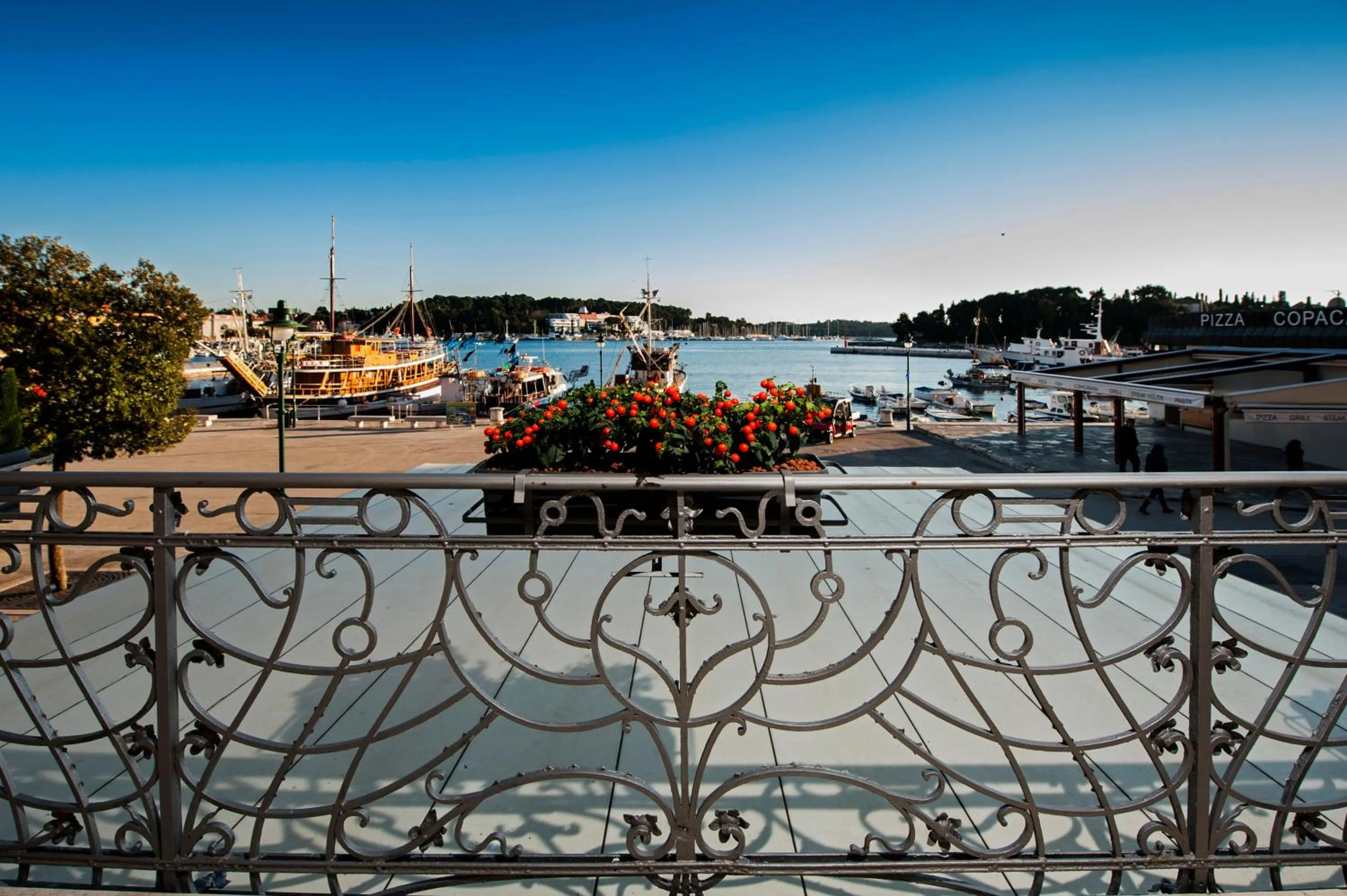 Sea view in Residence PORTA ANTICA Centro Storico