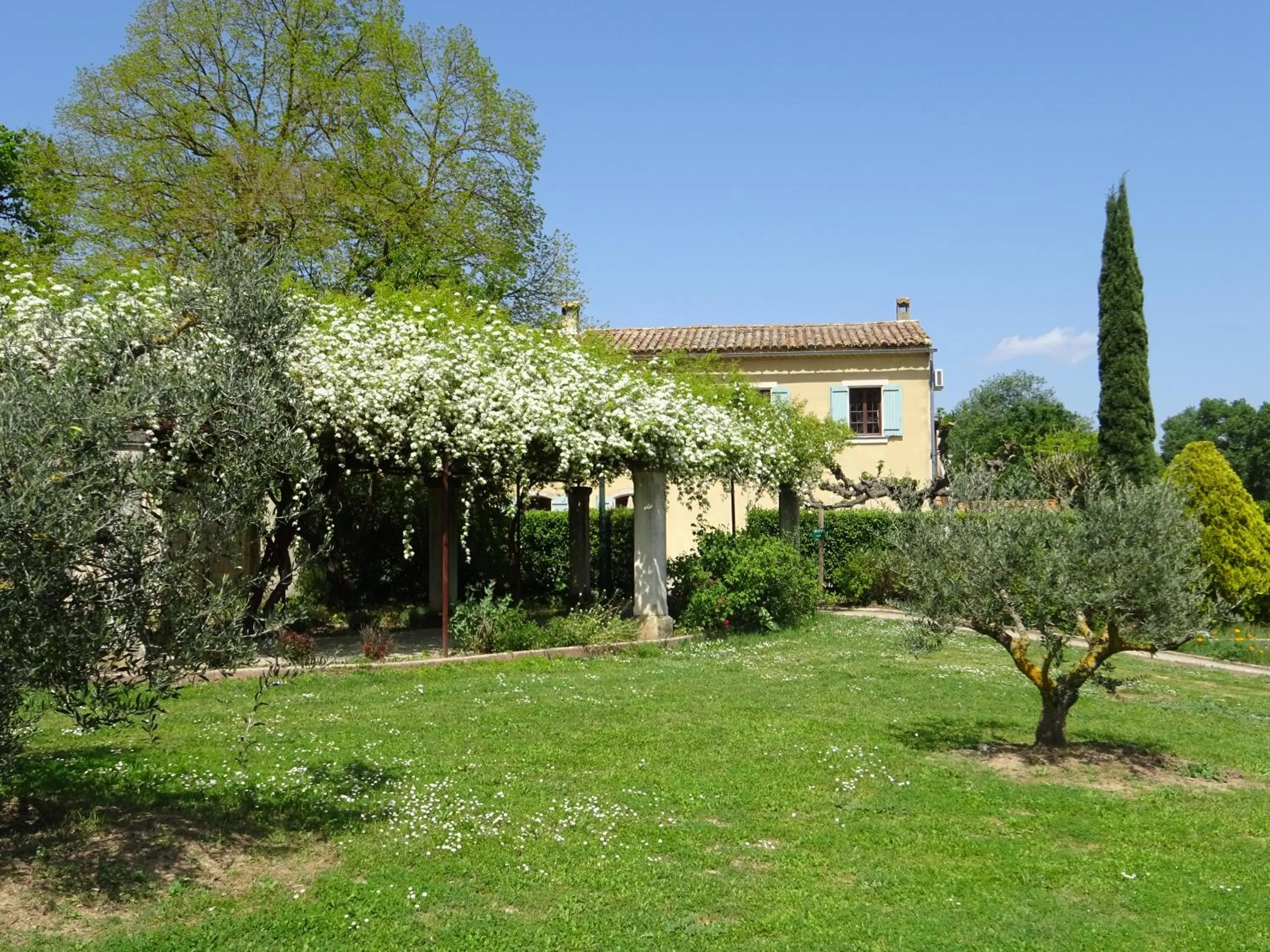 Facade/entrance in GOLF CLUB D'UZES