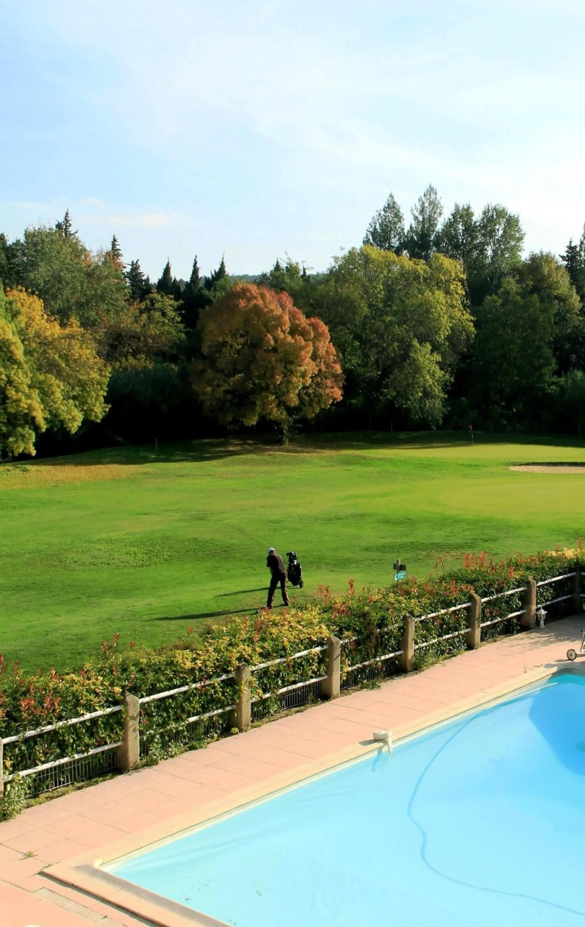 Swimming pool in GOLF CLUB D'UZES