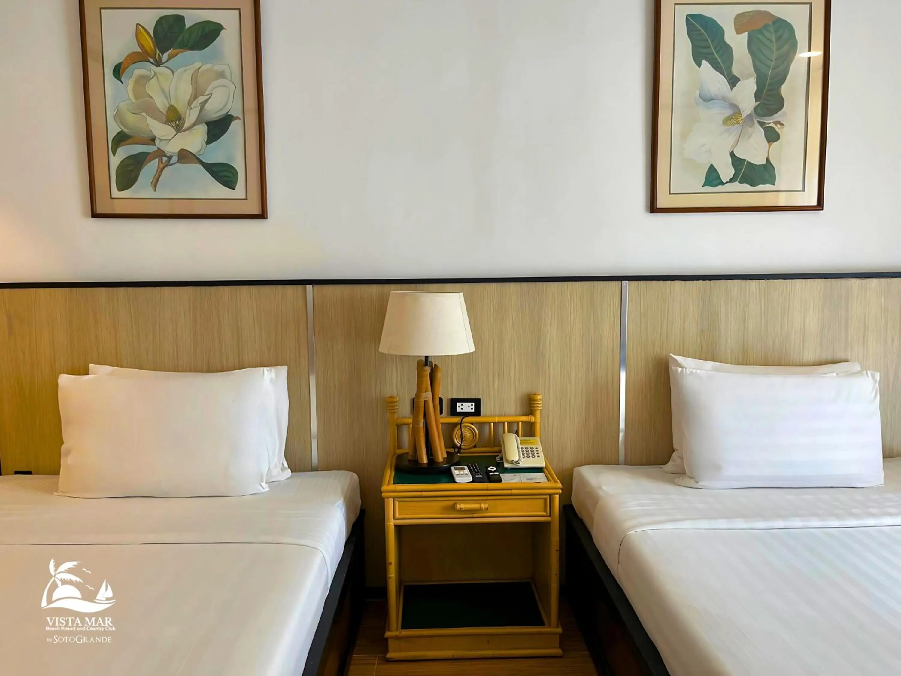 Bed in Vista Mar Beach Resort & Country Club