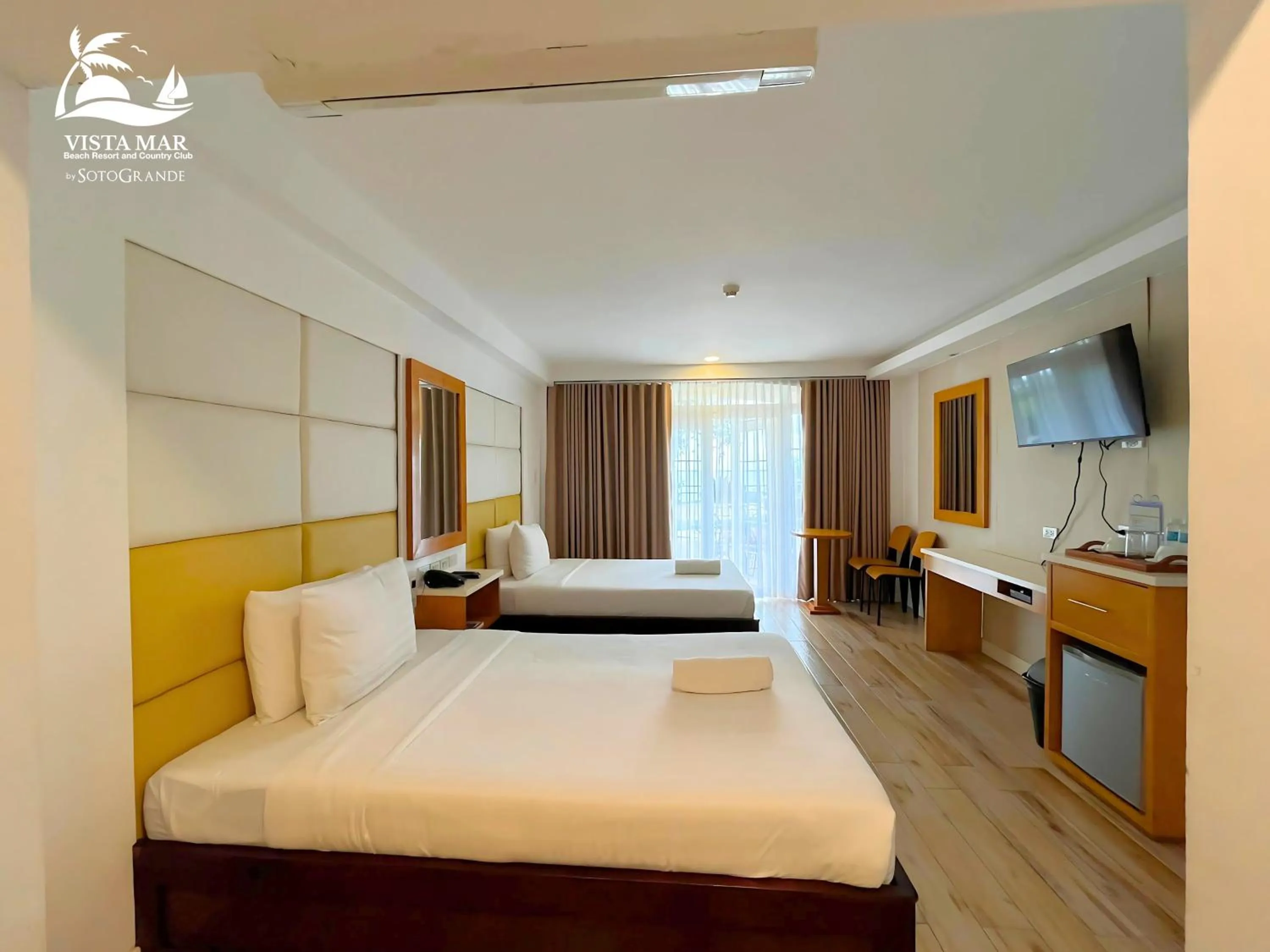 Photo of the whole room, Bed in Vista Mar Beach Resort & Country Club