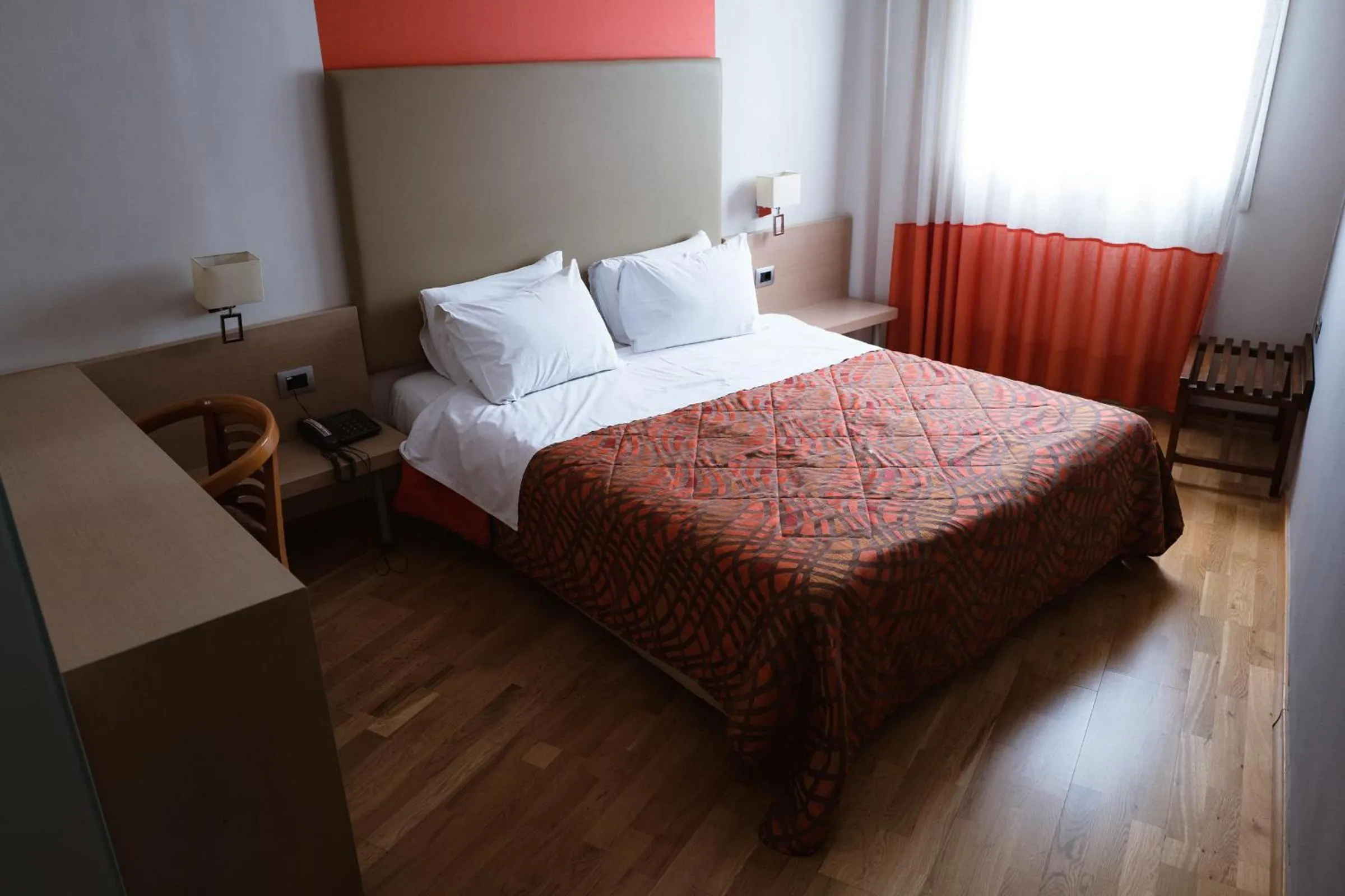 Photo of the whole room, Bed in Victoria Hotel