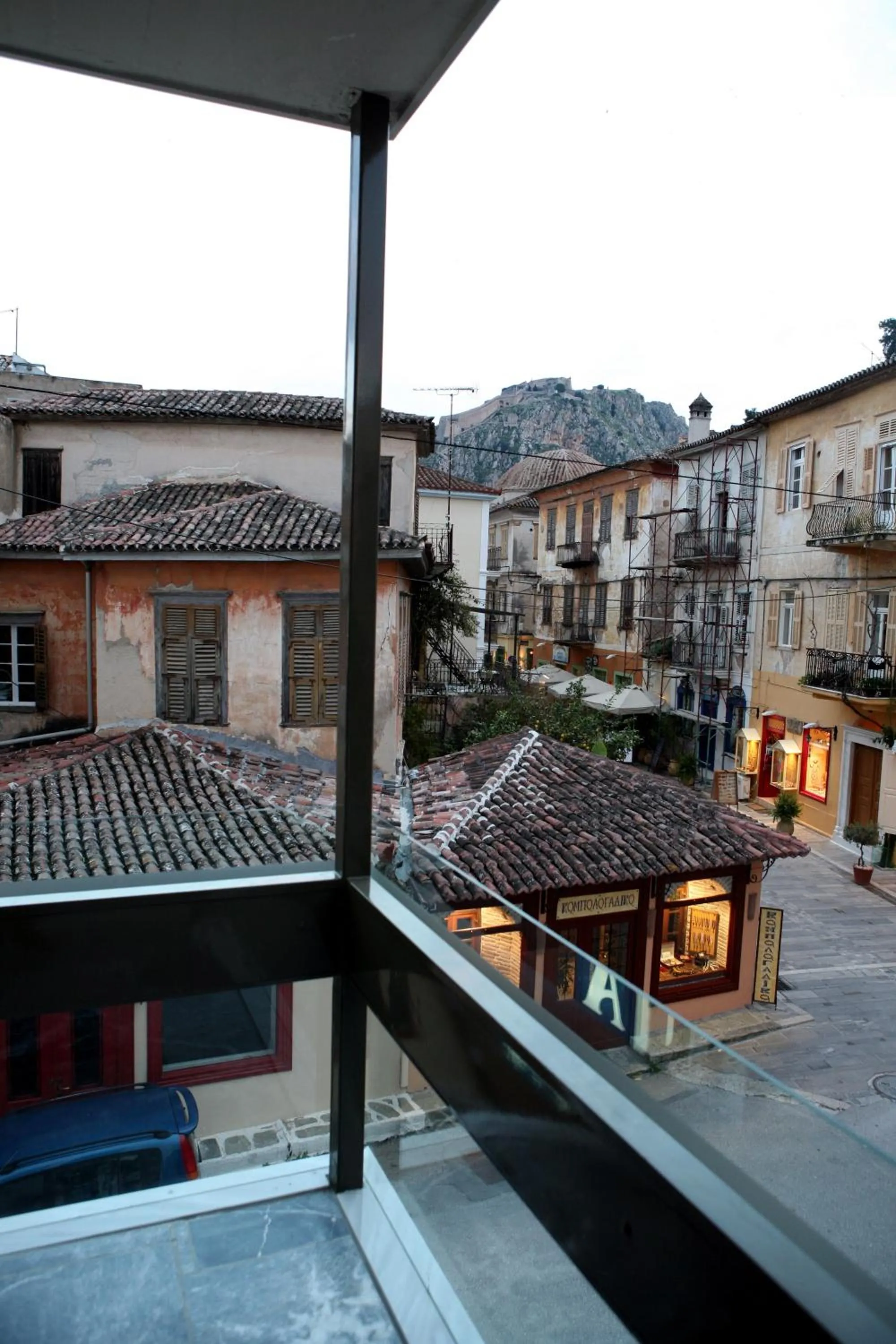 Nearby landmark in Victoria Hotel