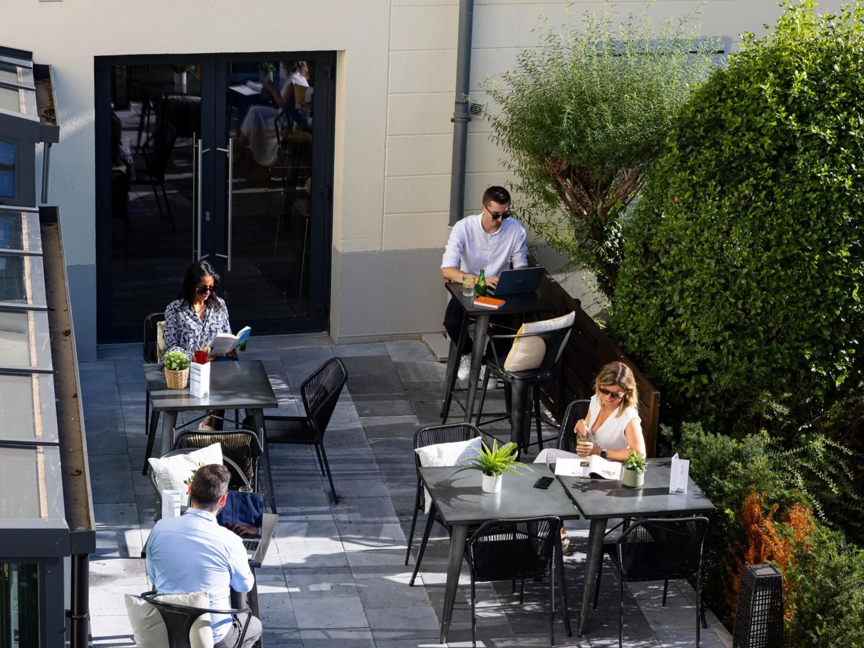Patio in ibis Valenciennes