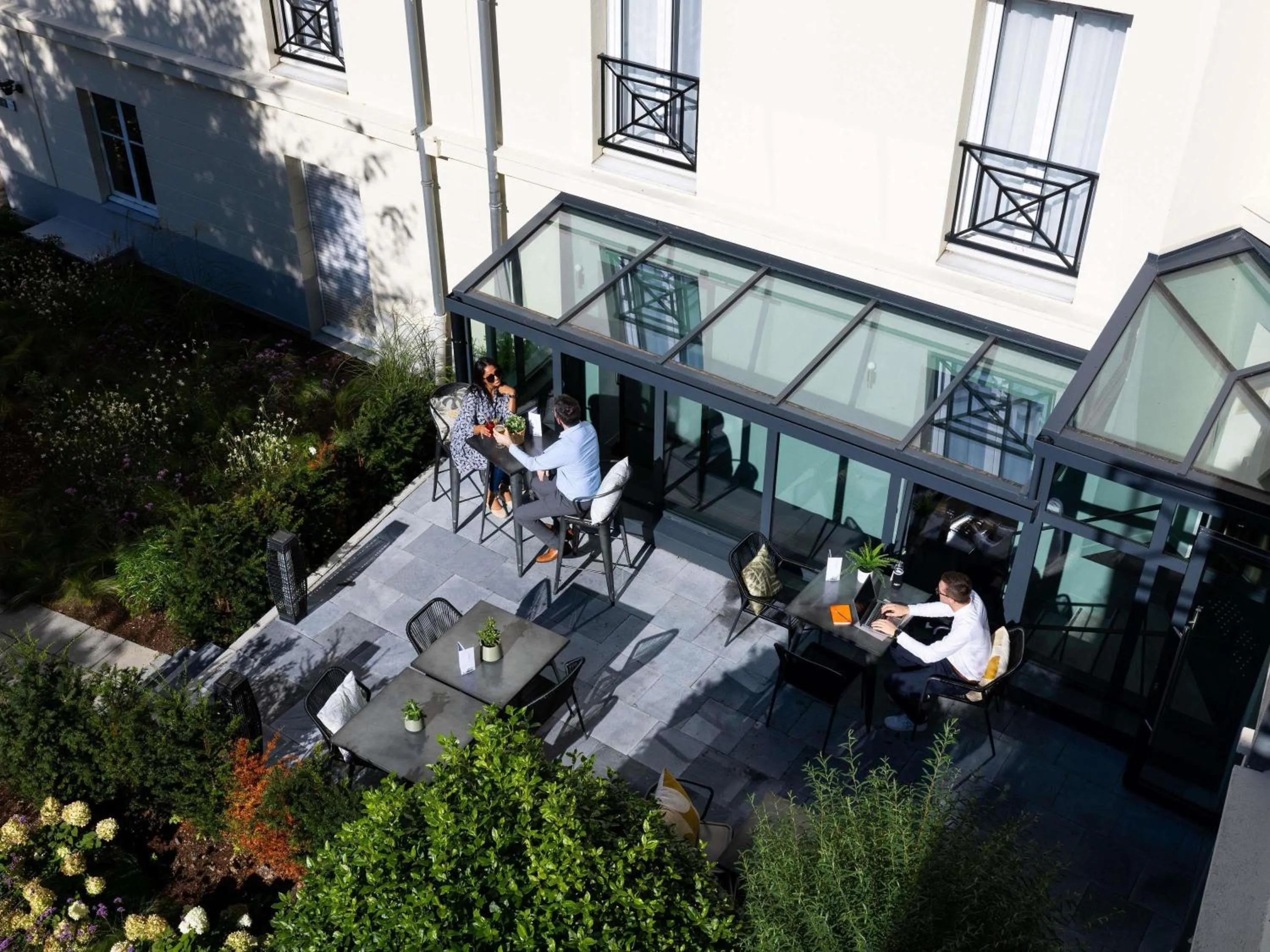 Lounge or bar in ibis Valenciennes