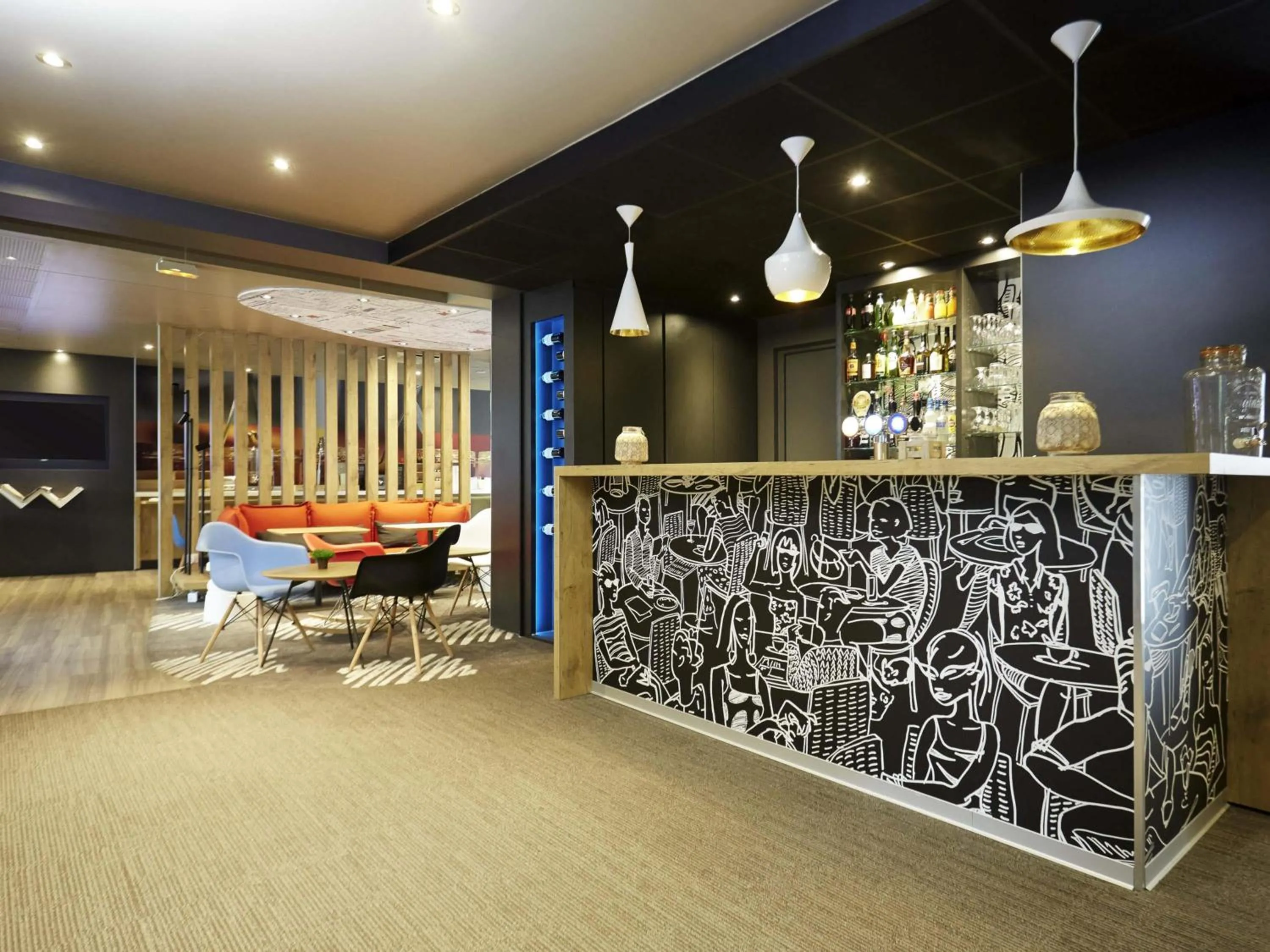 Lounge or bar in ibis Valenciennes