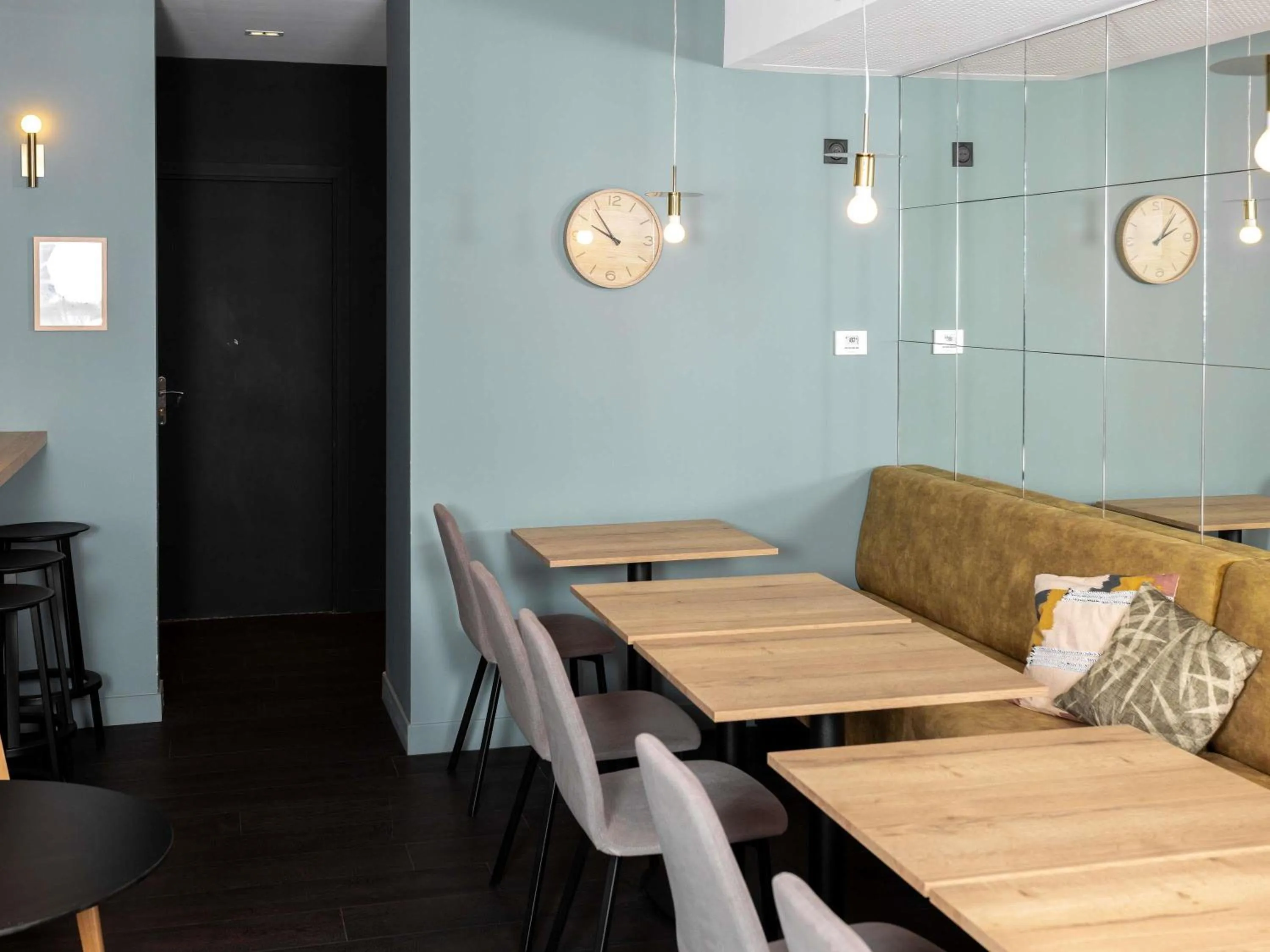 Business facilities in ibis Valenciennes