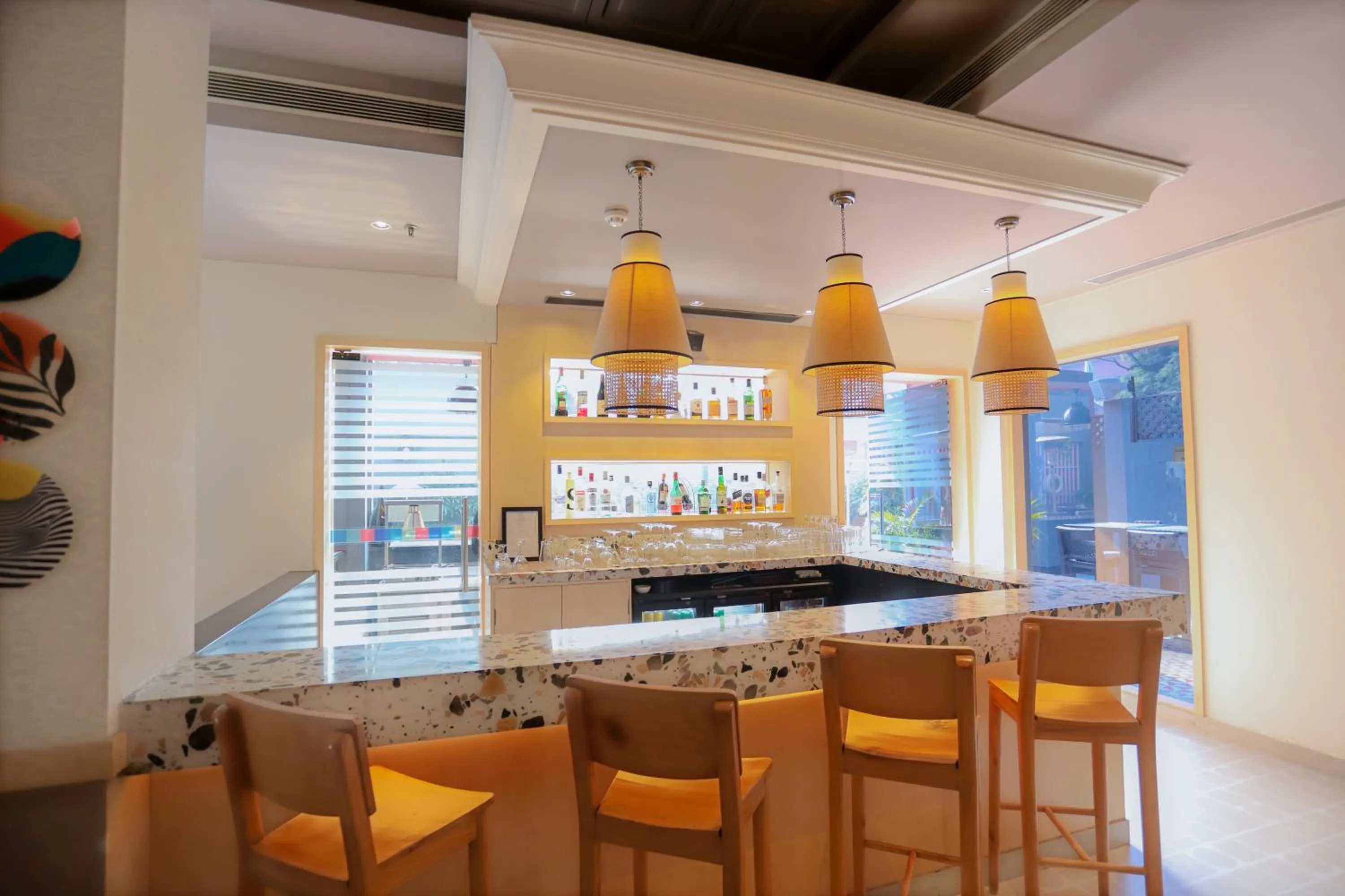 Restaurant/places to eat in Park Inn by Radisson,South Delhi