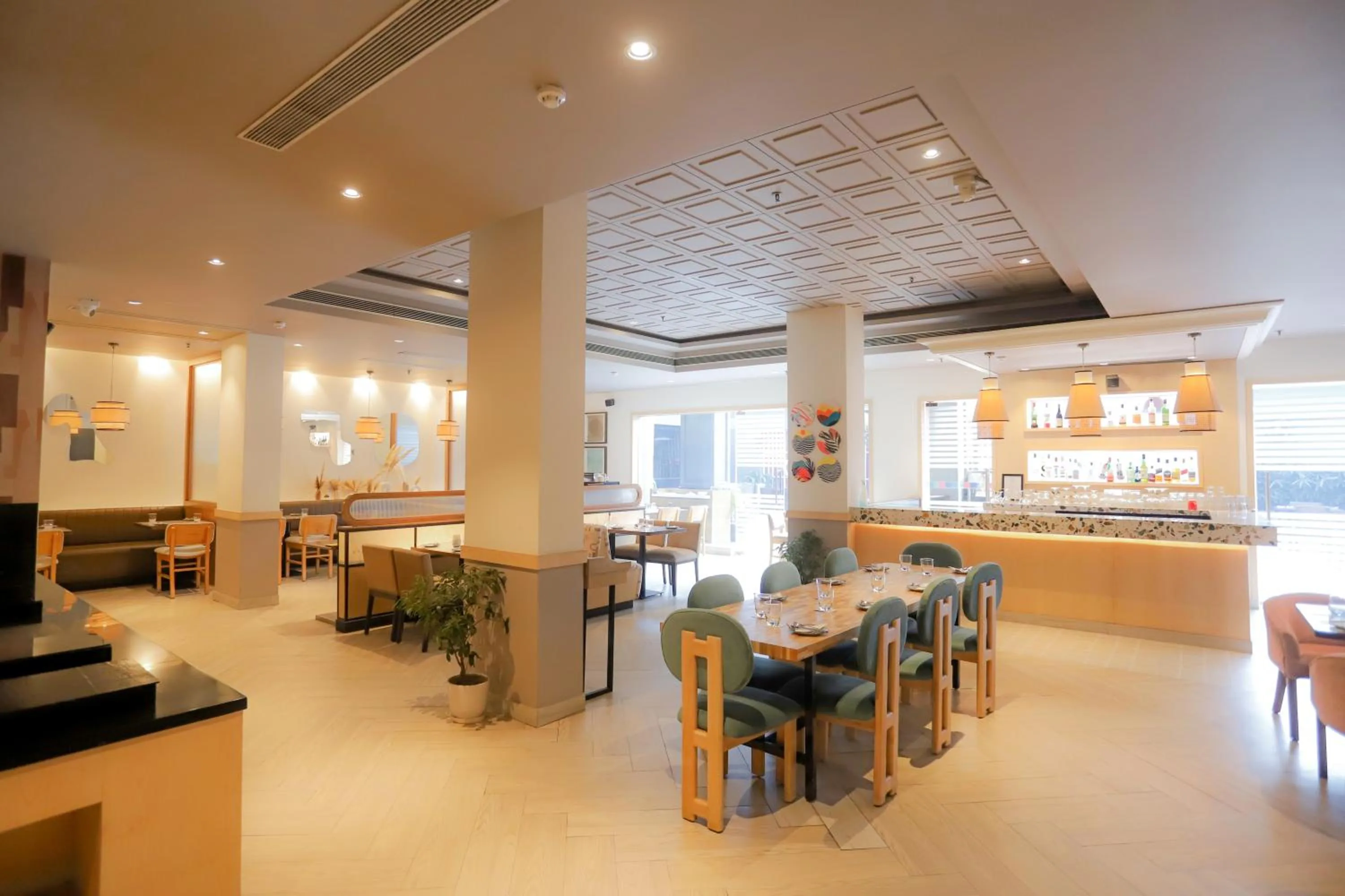 Restaurant/places to eat in Park Inn by Radisson,South Delhi