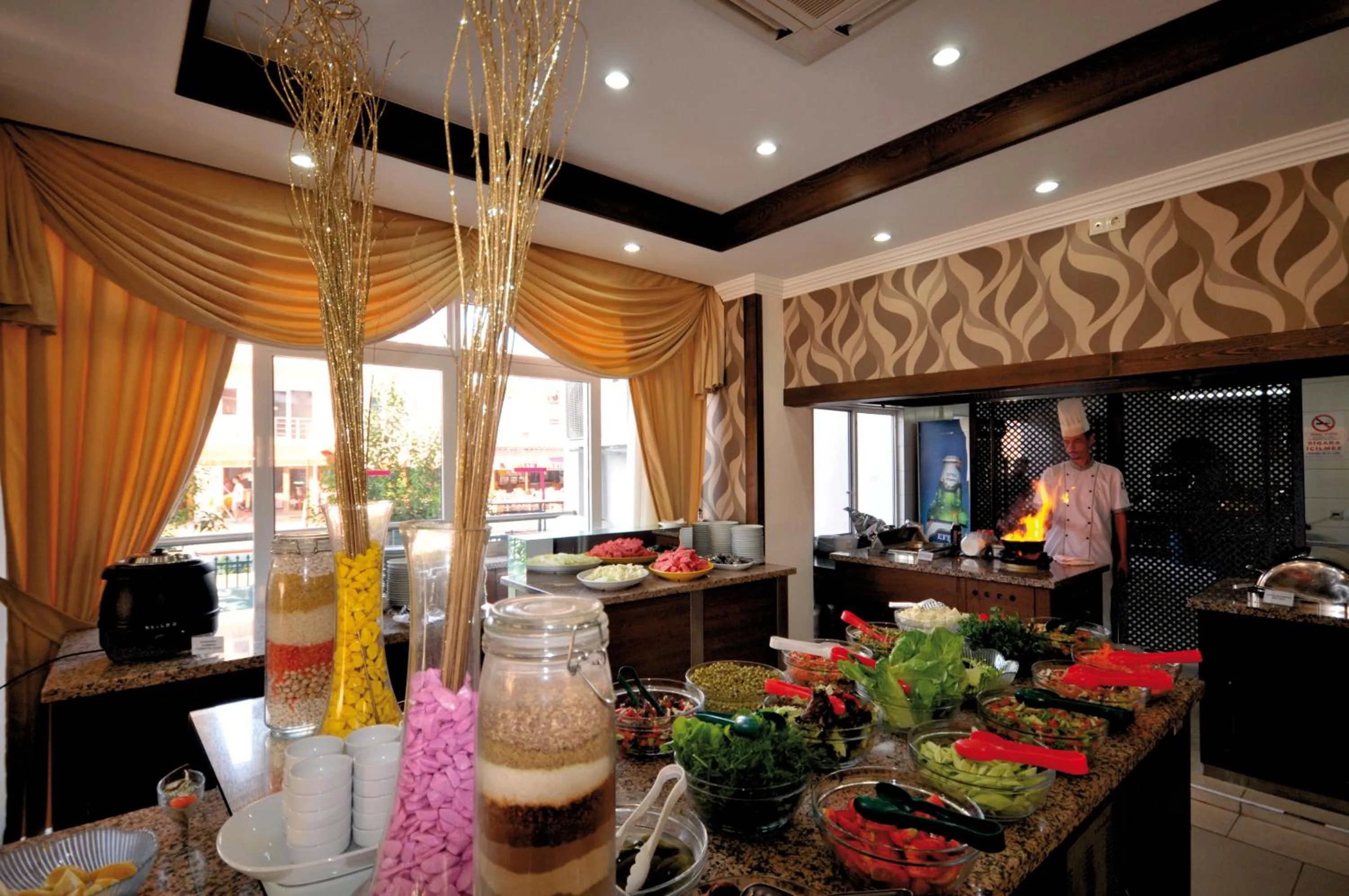 Restaurant/places to eat in Epic Hotel