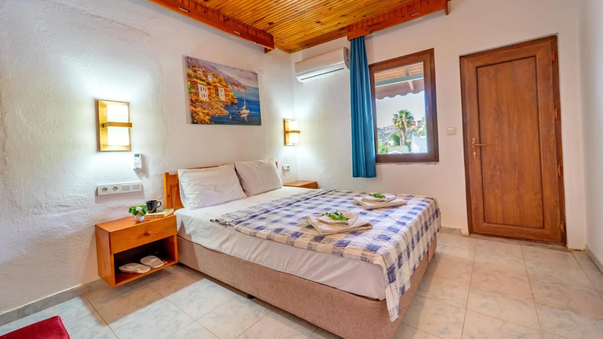 Photo of the whole room, Bed in St. Nicholas Pension