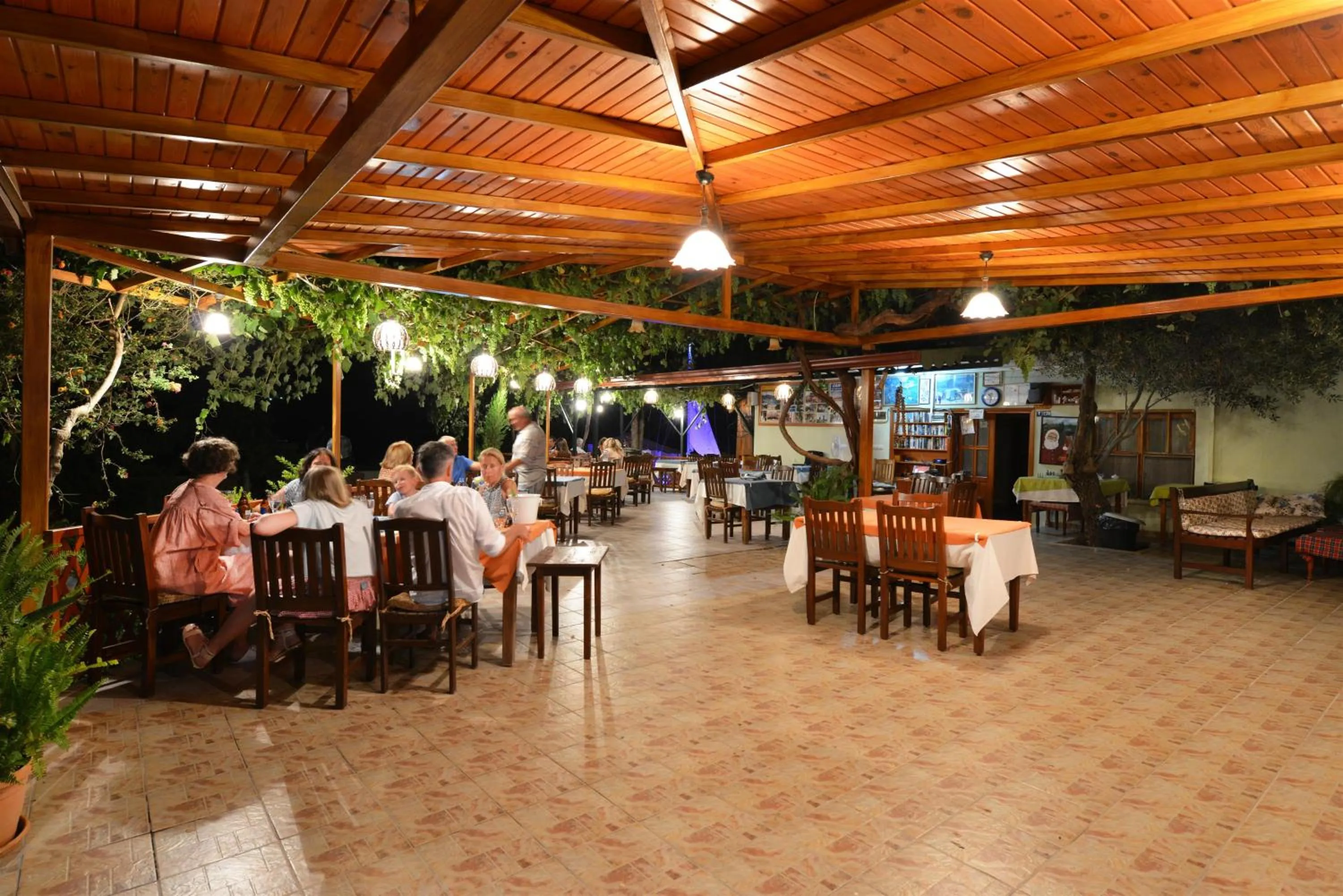 Restaurant/places to eat in St. Nicholas Pension