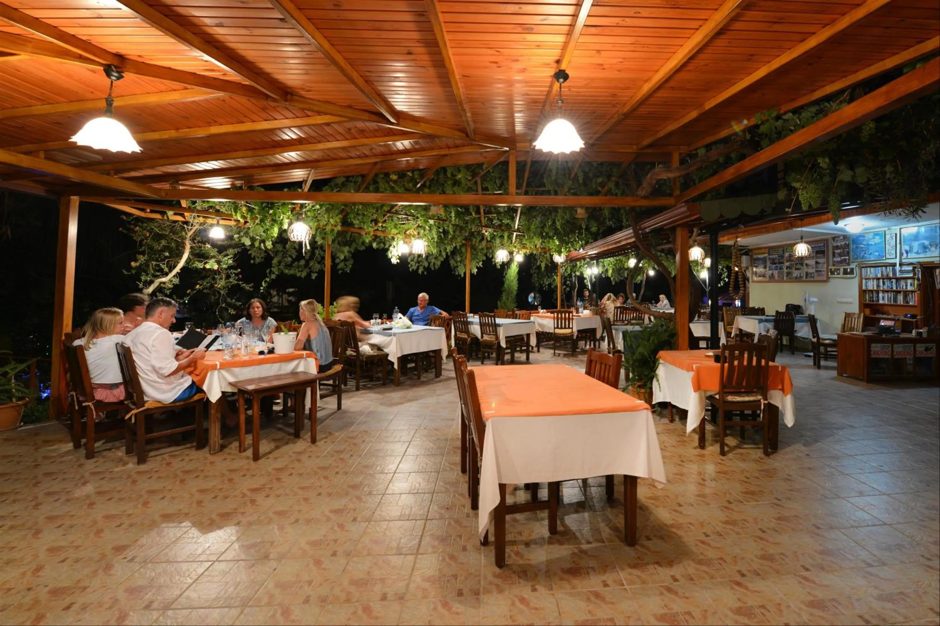 Restaurant/places to eat in St. Nicholas Pension