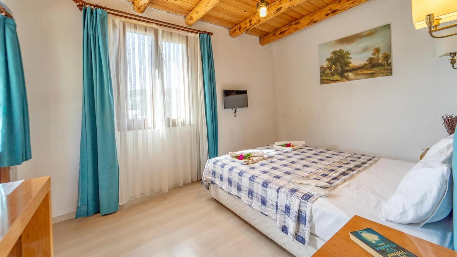 Photo of the whole room, Bed in St. Nicholas Pension