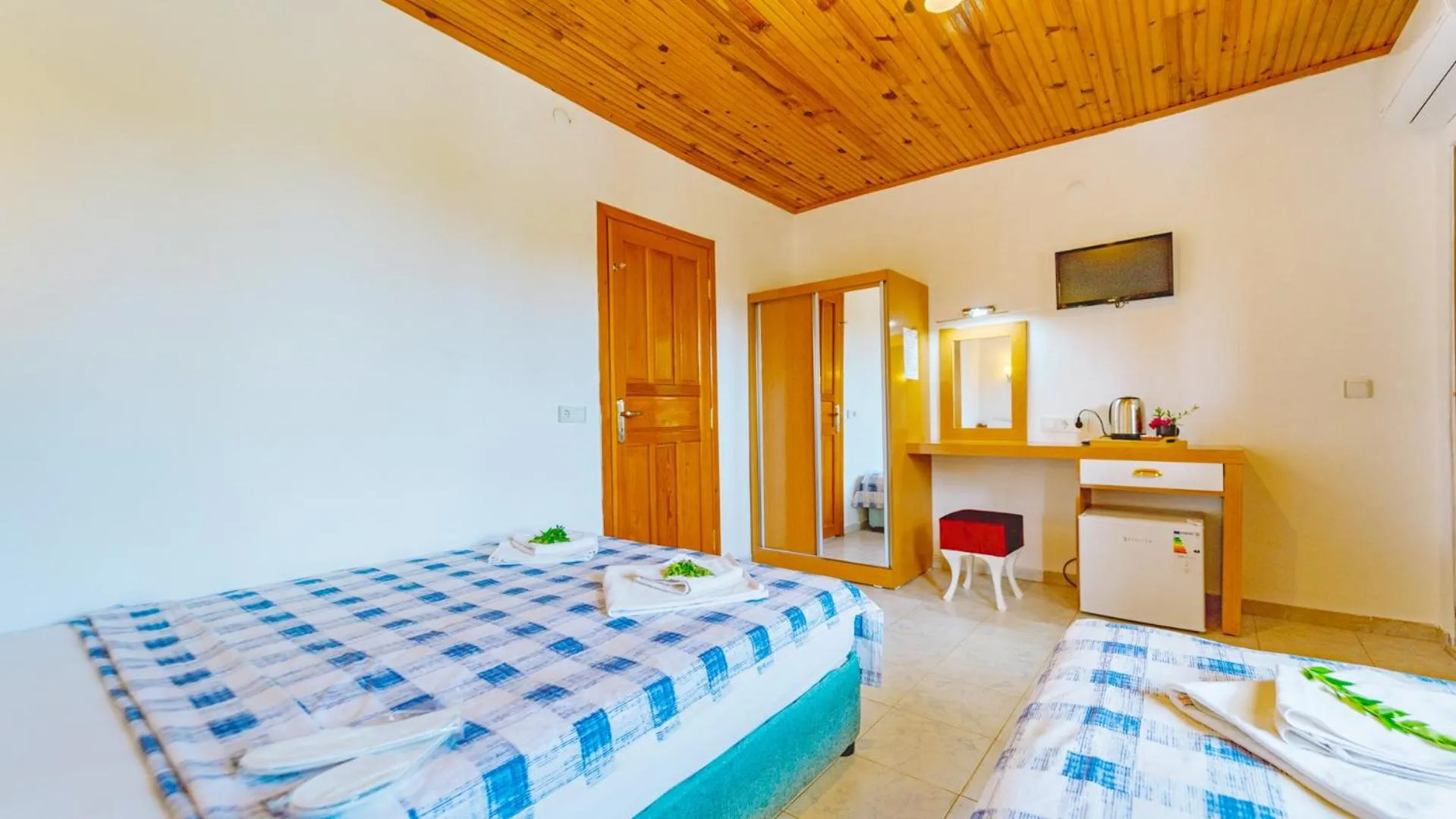 Photo of the whole room, Bed in St. Nicholas Pension